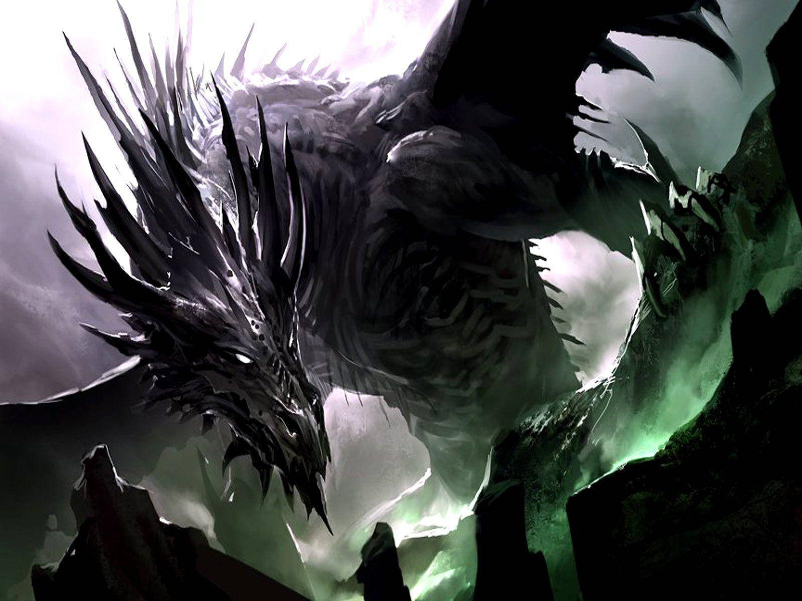 HD Dragon 桌布 壁紙 — 一條帶有尖刺鱗片和發光綠色眼睛的兇猛黑龍，在風暴陰暗的景觀中聳立在崎嶇的岩石上。
