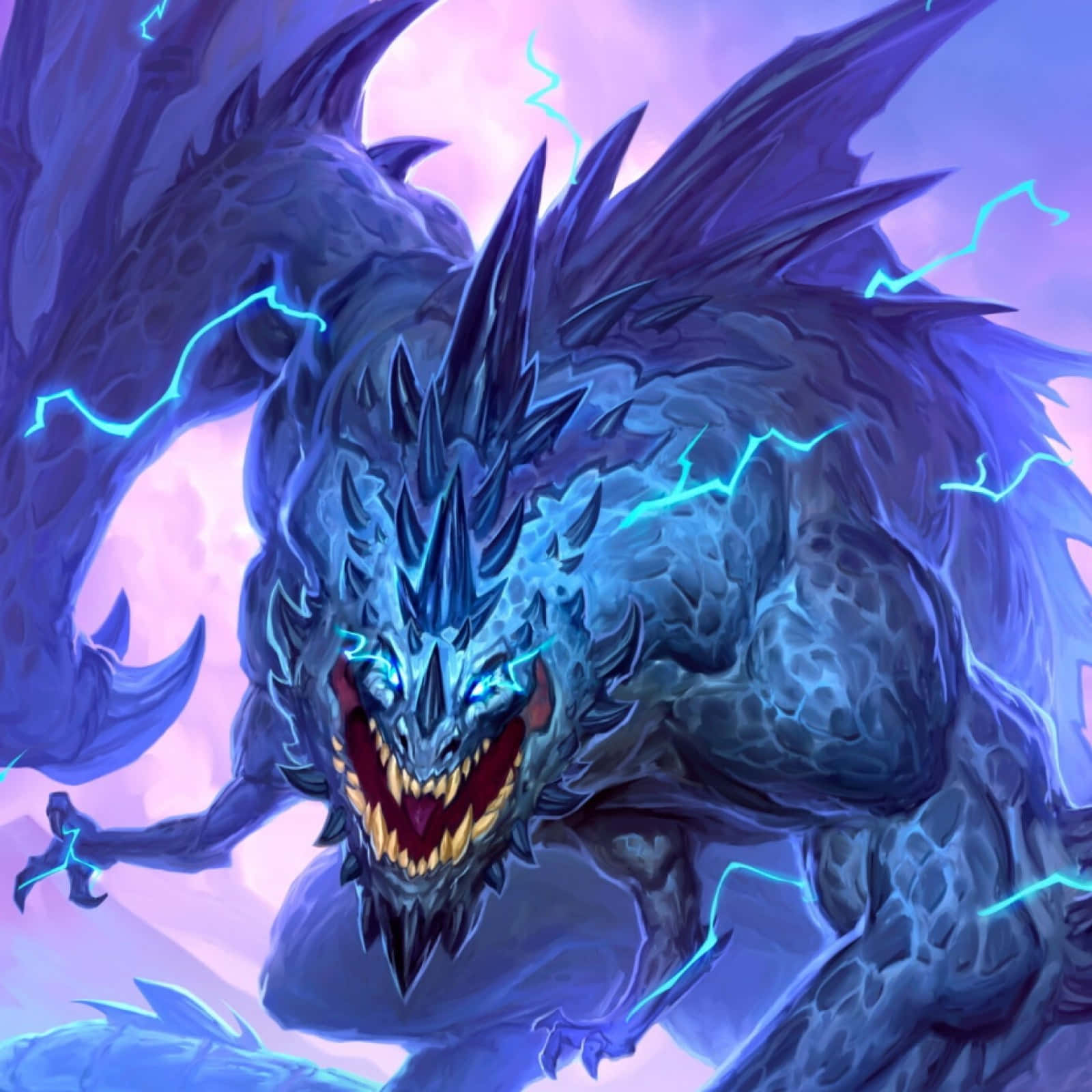Dragons 桌布 壁紙 — 一條帶有發光眼睛和劈啪作響閃電的威嚇藍色巨龍，在紫色天空下咆哮。