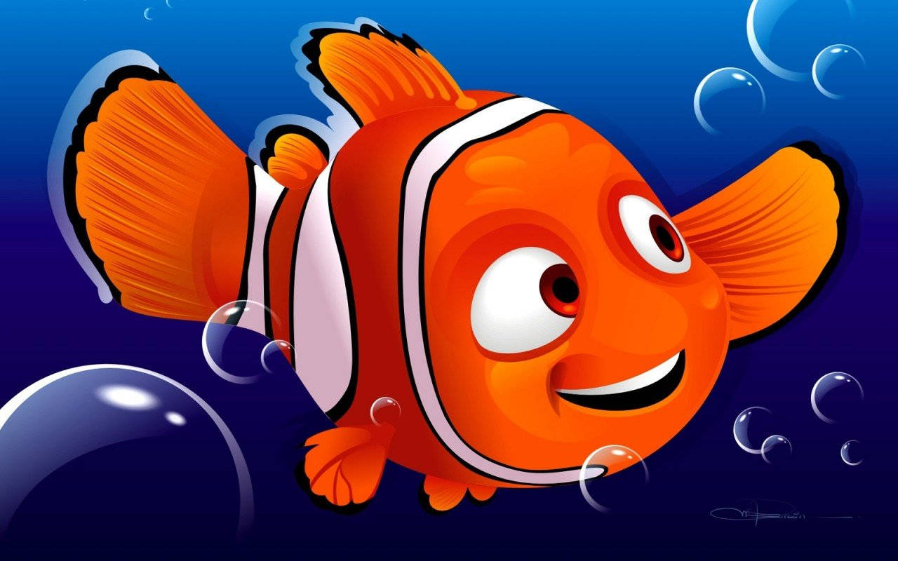 nemo 桌布 壁紙 — 一條帶有白色條紋的快樂橙色小丑魚在深藍色水中被氣泡包圍著快樂地游動。