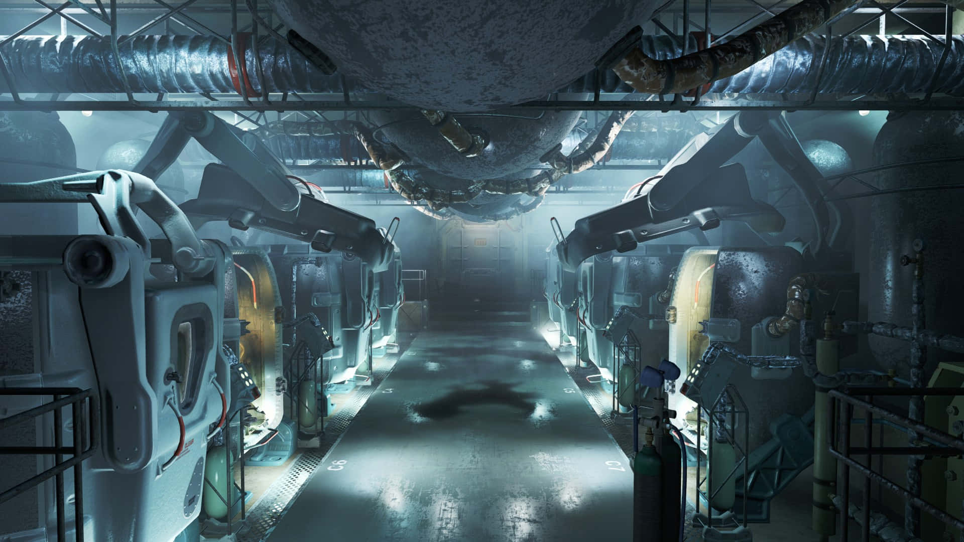 Fallout 4 Vault 桌布 壁紙 — 一條燈光昏暗的工業走廊，頭頂上有巨大的機械手臂和管道，散發出詭異的藍綠色光芒。