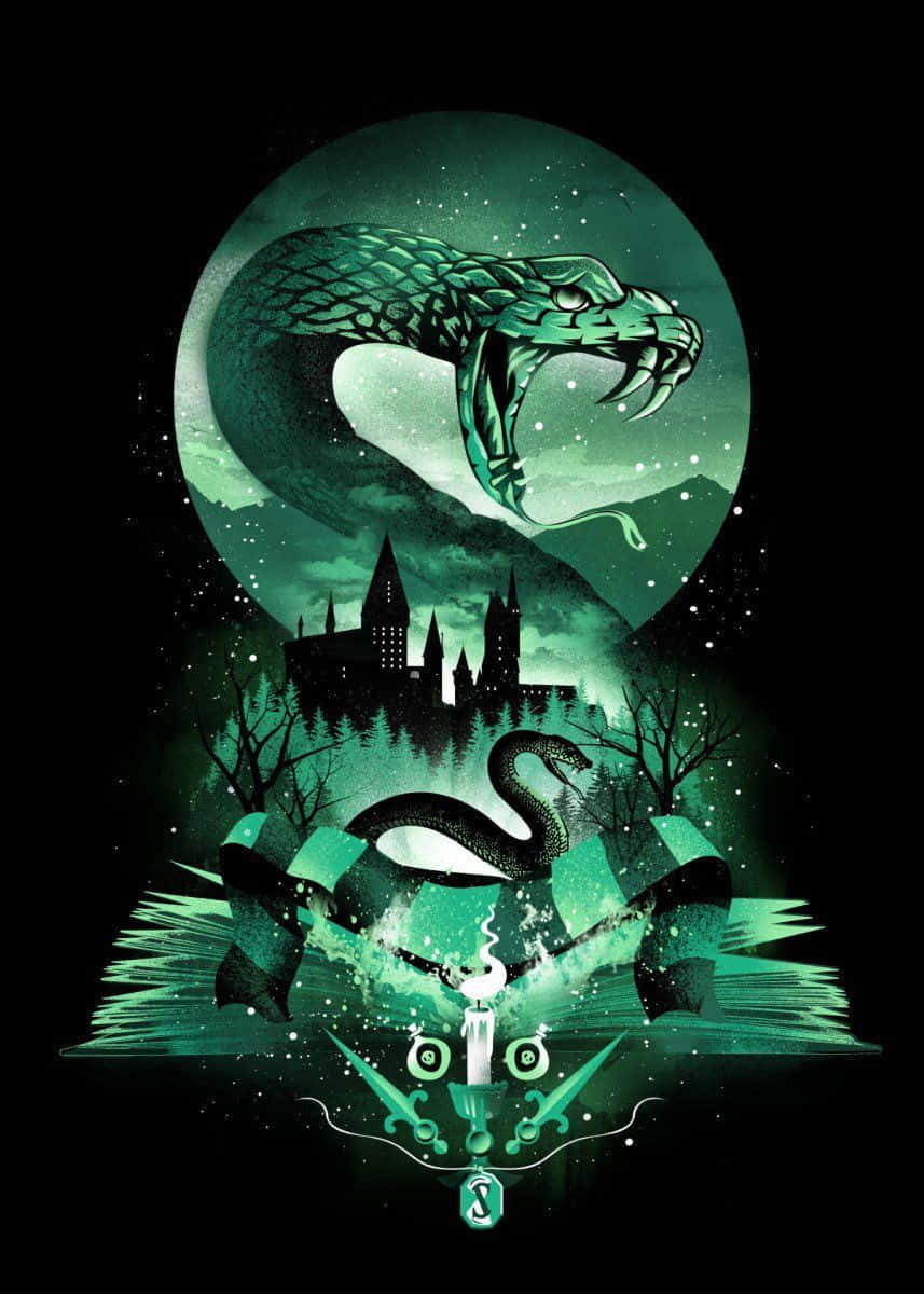 Cute Slytherin 桌布 壁紙 — 一條發光的綠色蛇纏繞在月光下的城堡剪影上，上方有一本帶有魔法符號的打開的書。