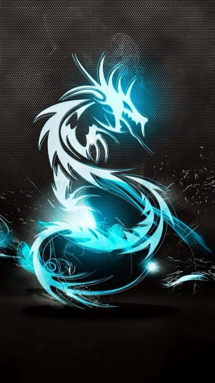 Gambar 桌布 壁紙 — 一條發光的藍色龍，帶有銳利的白色輪廓，在深色紋理背景上動態盤繞。