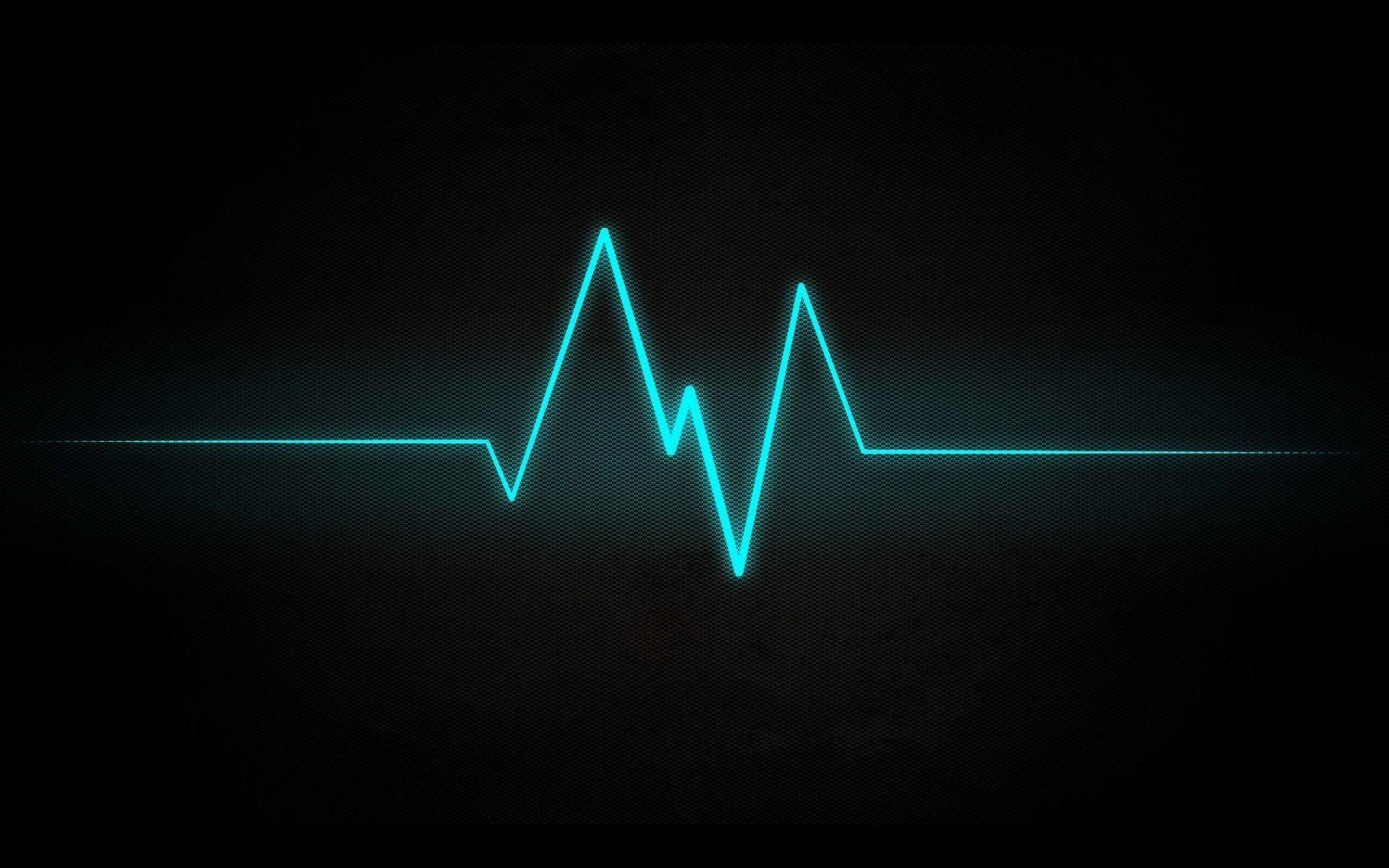 Heartbeat 桌布 壁紙 — 一條發光的青色心跳線在深色紋理背景上脈動，就像數位醫療監視器一樣。