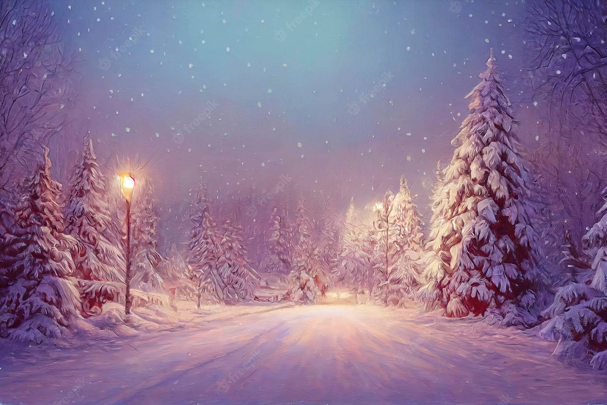風景 桌布 壁紙 — 一條積雪覆蓋的森林小徑在街燈下溫暖地發光，溫柔的雪花在暮色天空中飄落。