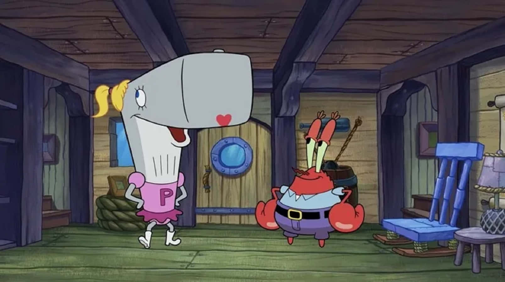 Pearl Krabs 桌布 壁紙 — 一條穿著粉紅色裙子的卡通鯨魚和一隻穿著紫色服裝的螃蟹站在一個有藍色椅子和繩索細節的木製房間內。