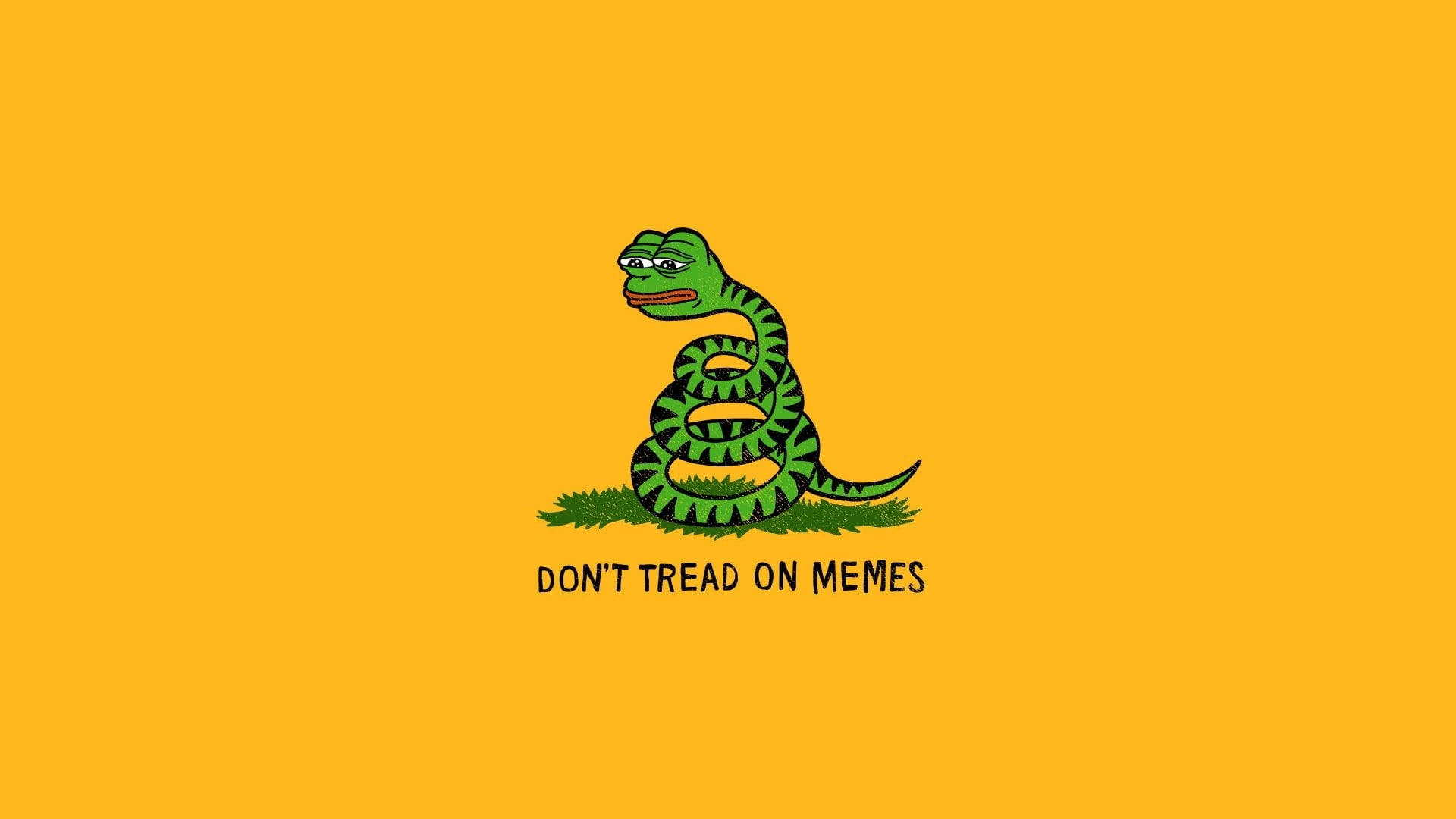 pepe frog 桌布 壁紙 — 一條綠色卡通蛇盤繞在草地上，背景為純黃色，下方有文字。