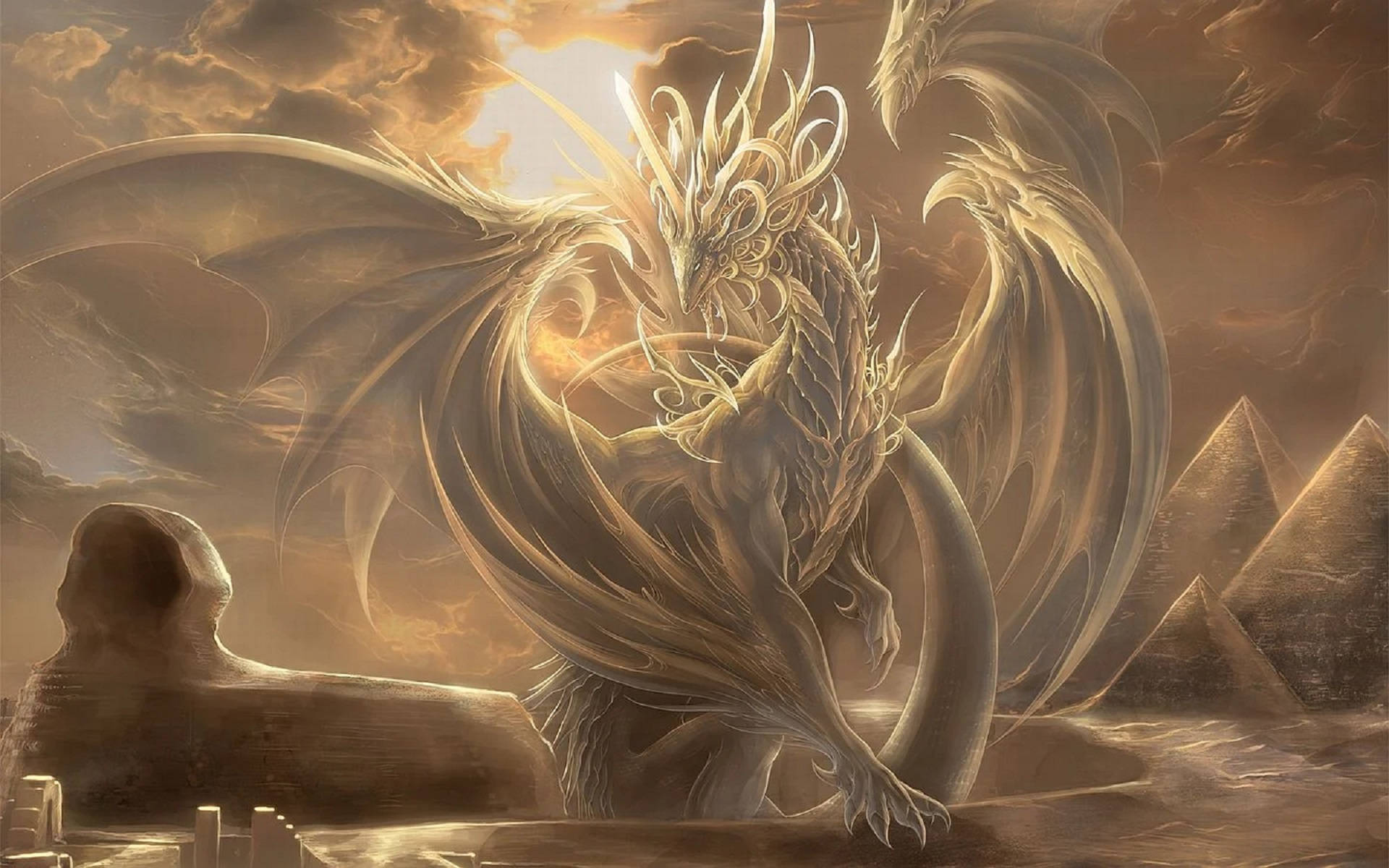Light Dragon 桌布 壁紙 — 一條雄偉的金龍，擁有精細的鱗片和流暢的翅膀，在戲劇性的日落天空下，主宰著擁有金字塔和獅身人面像的沙漠景觀。