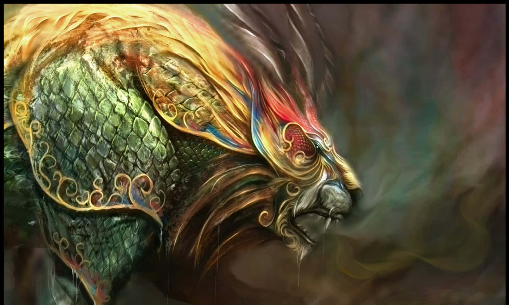 Mythical 桌布 壁紙 — 一條雄偉的龍，身披綠色鱗甲，鬃毛如火，在煙霧瀰漫的黑暗背景中咆哮。