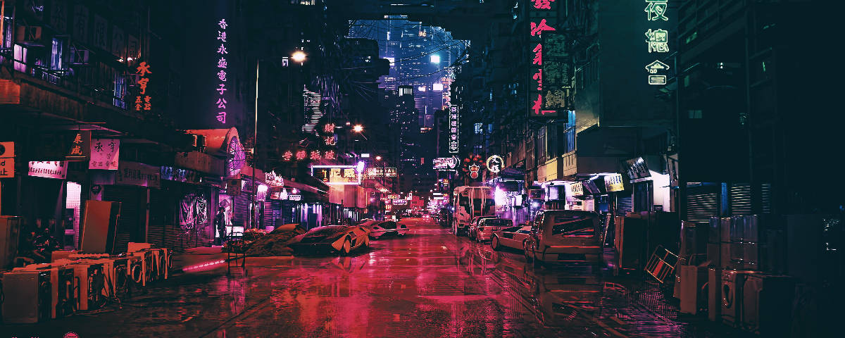 Neon City Aesthetic 桌布 壁紙 — 一條雨濕的霓虹燈小巷，在密集的城市夜晚，反射著來自發光招牌和街燈的鮮豔粉紅和藍色燈光。