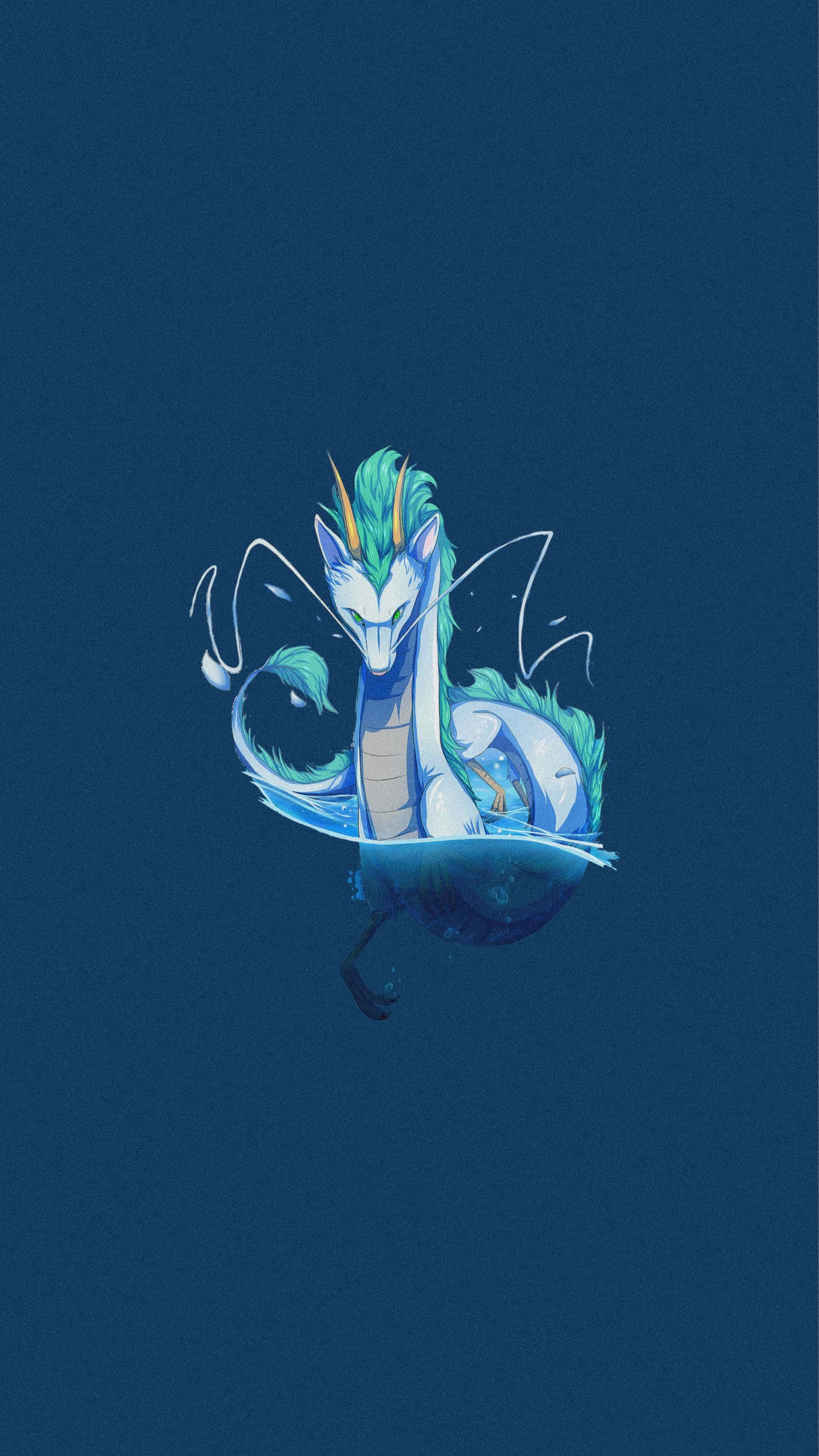 Haku Spirited Away Phone 桌布 壁紙 — 一條風格化的藍色和藍綠色龍，有著發光的眼睛和飄逸的鬃毛，從深海軍藍背景上的飛濺中出現。