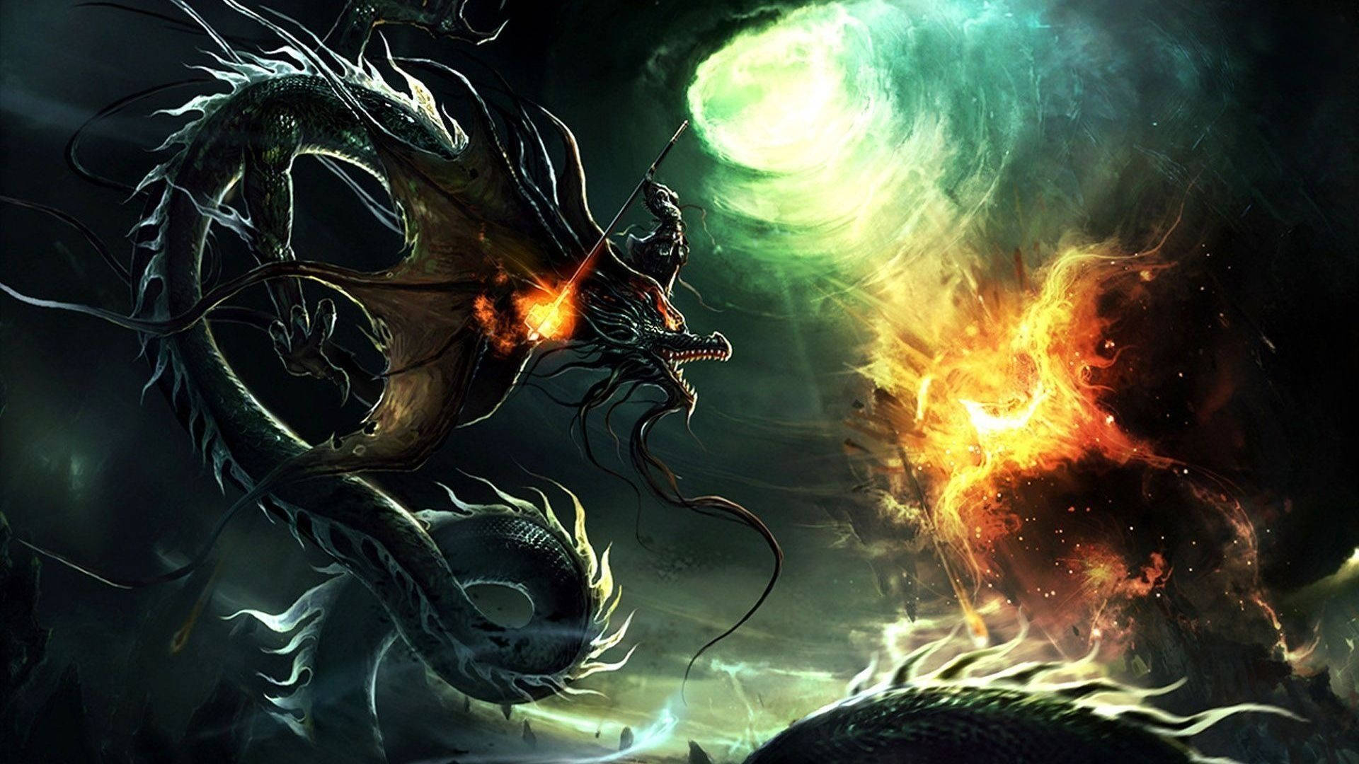 Garena 桌布 壁紙 — 一條黑龍閃爍著發光的眼睛，在旋轉的綠色月亮下與熾熱的爆炸戰鬥，構成一個戲劇性的奇幻場景。
