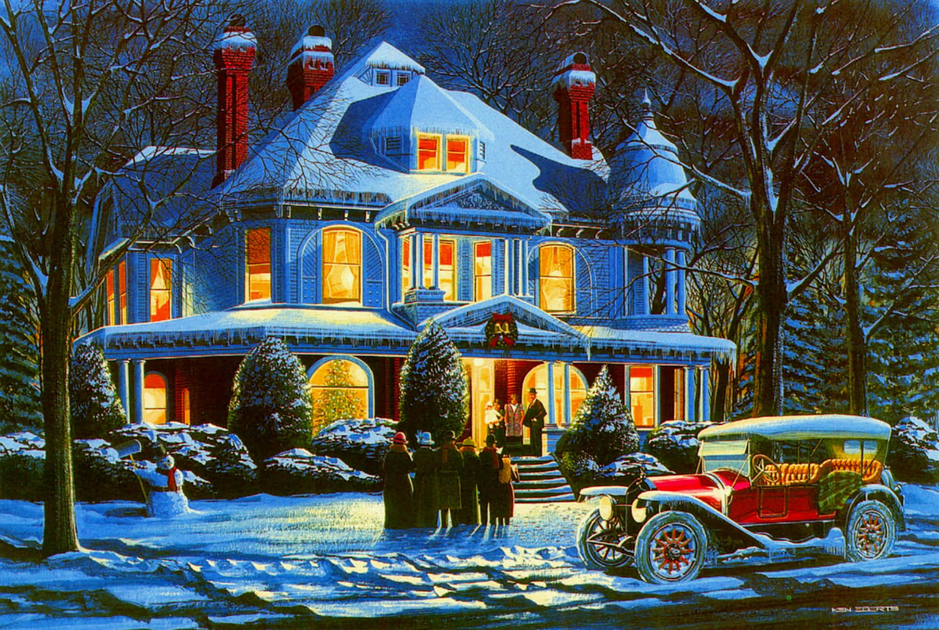 Vintage Christmas 桌布 壁紙 — 一棟被雪覆蓋的宏偉維多利亞式房屋在夜晚溫暖地發光，客人們聚集在門廊旁，旁邊停著一輛復古紅色汽車。