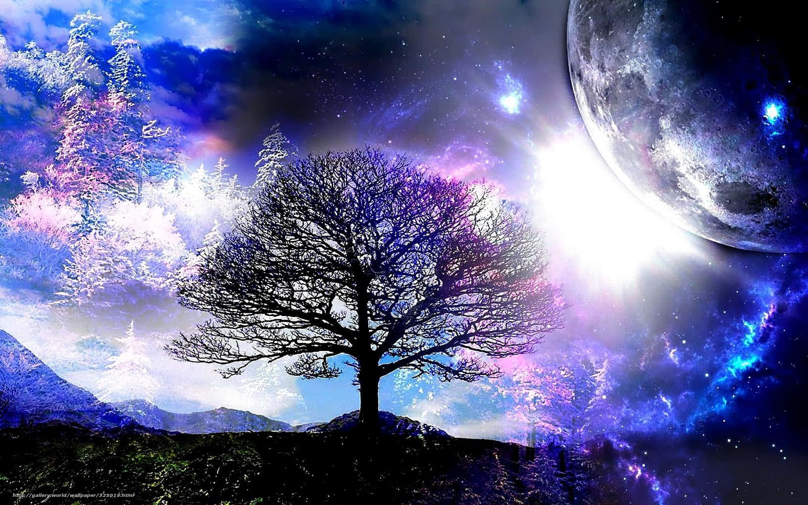 Tree Silhouette 桌布 壁紙 — 一棵孤獨的禿樹立在山丘上，下方是宇宙天空，有巨大的月亮和發光的星雲。