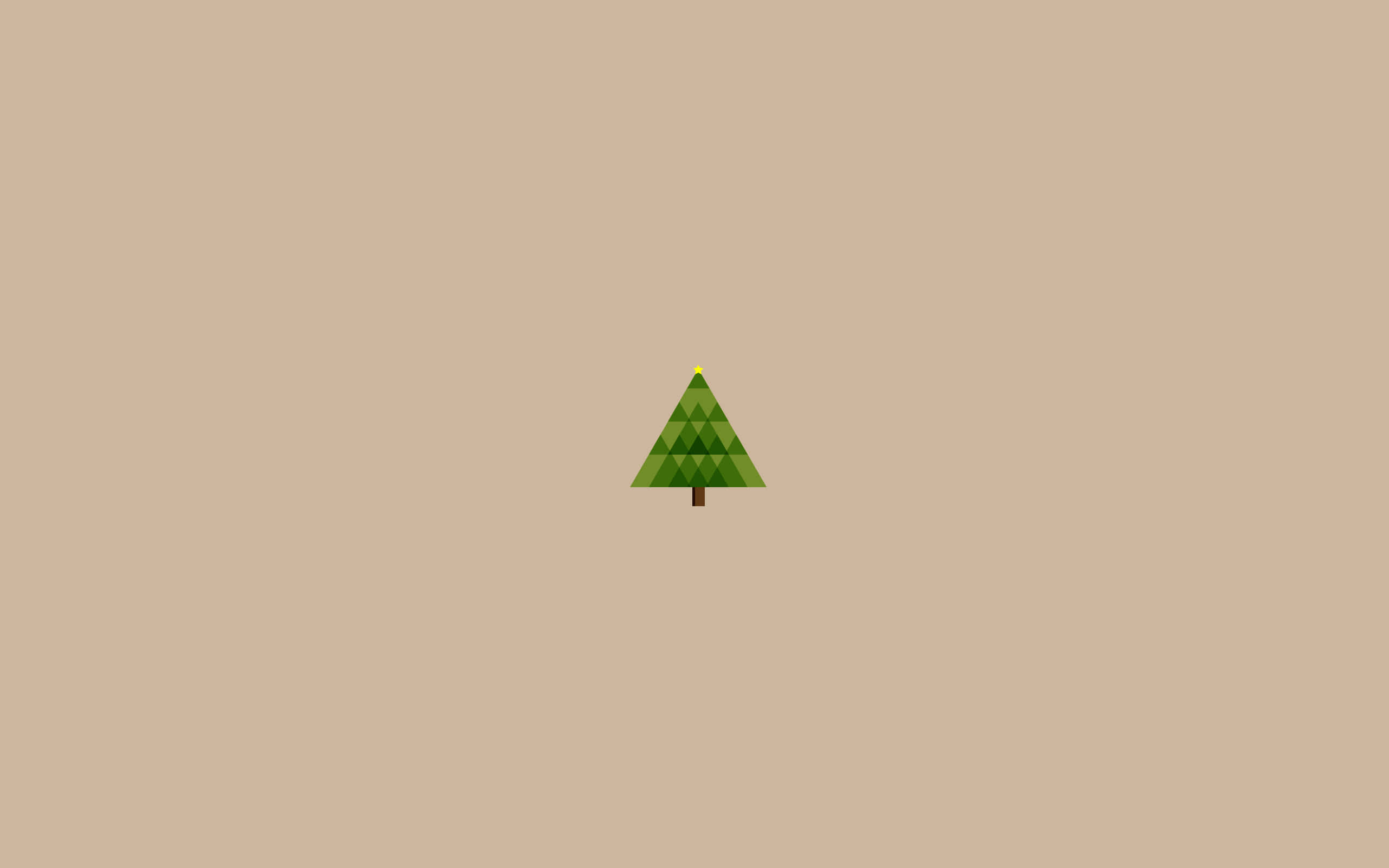Minimalist Christmas Desktop 桌布 壁紙 — 一棵極簡幾何樹，帶有綠色三角形面和棕色樹幹，居中於米色背景上。
