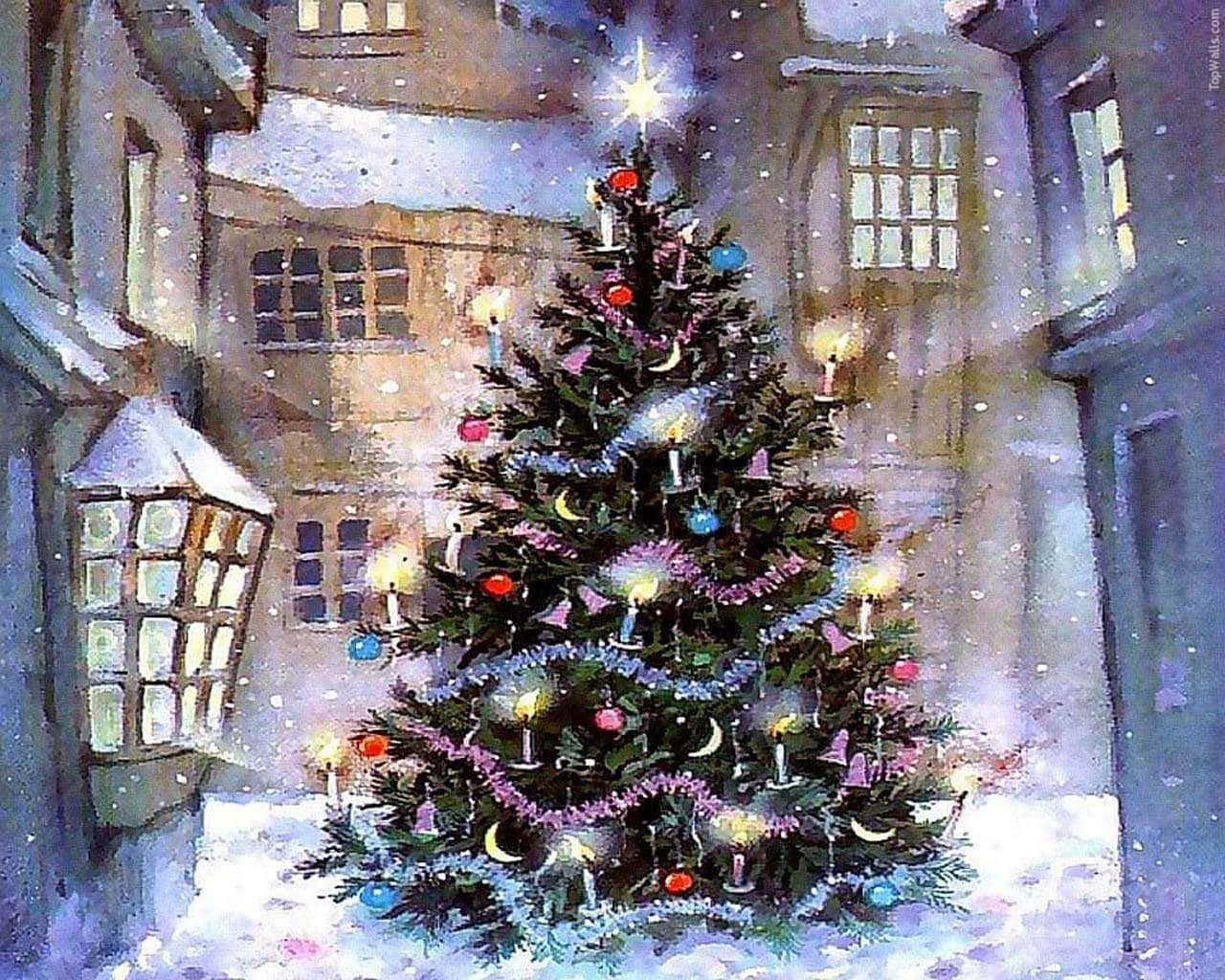 Vintage Christmas 桌布 壁紙 — 一棵水彩聖誕樹，裝飾著蠟燭和飾品，矗立在舊建築之間的雪地庭院中，雪花飄落。