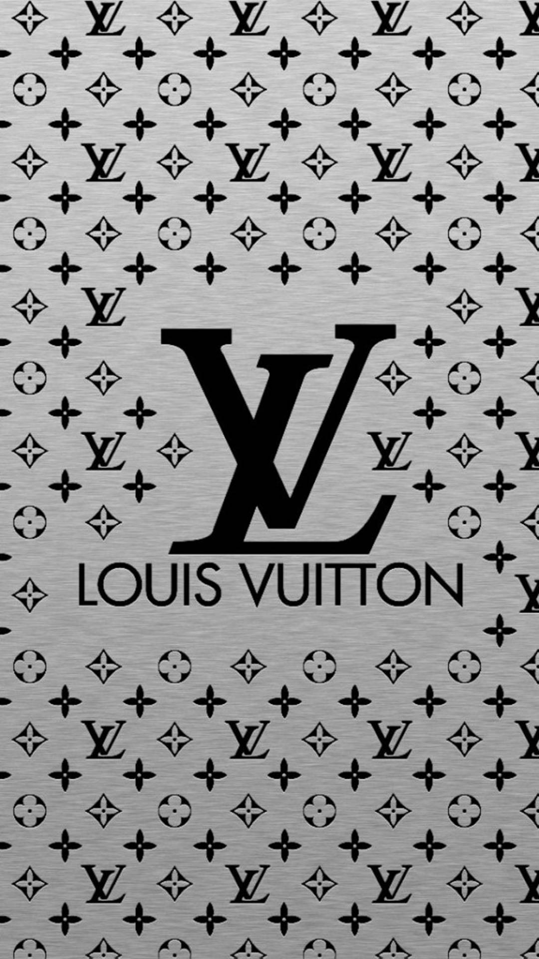 拉絲金屬背景上的 Louis Vuitton 字母組合圖案，帶有大型標誌。