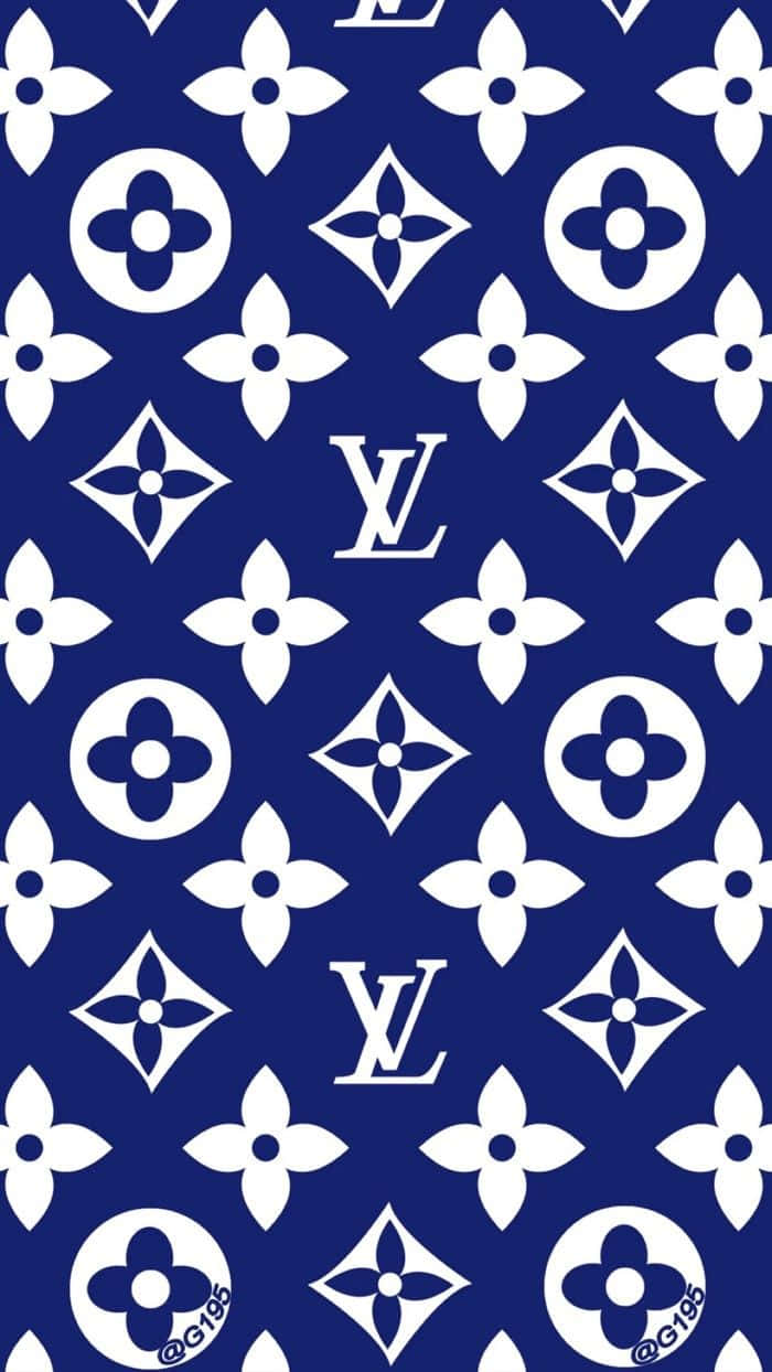 louis vuitton phone 桌布 壁紙 — 一款大膽的海軍藍色壁紙，帶有重複的白色 Louis Vuitton 字母組合圖案和標誌，採用無縫幾何設計。