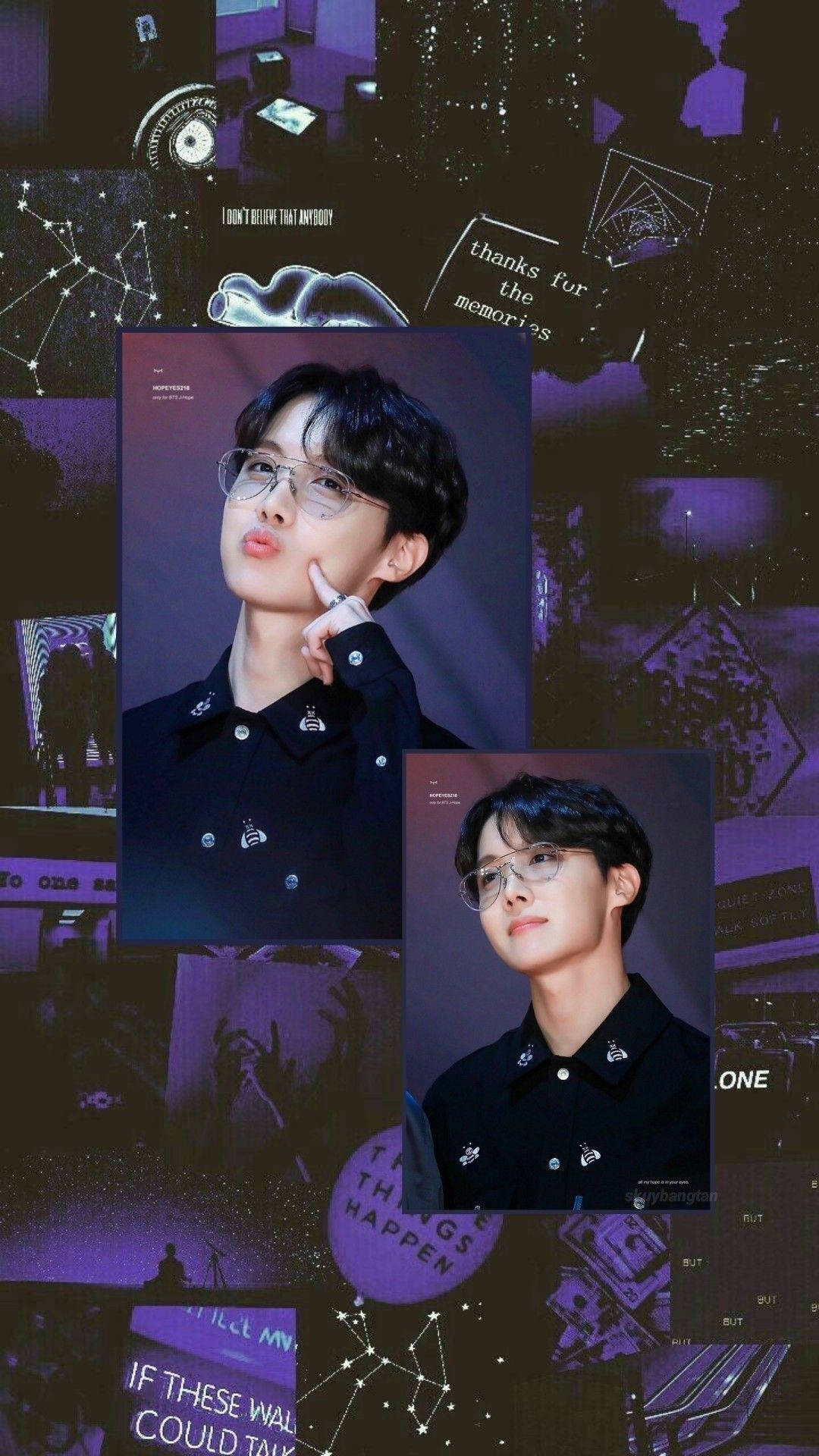jhope 桌布 壁紙 — 一款紫色調的拼貼壁紙，以文字和星座圖案為背景，展示兩張戴眼鏡年輕男子的照片。
