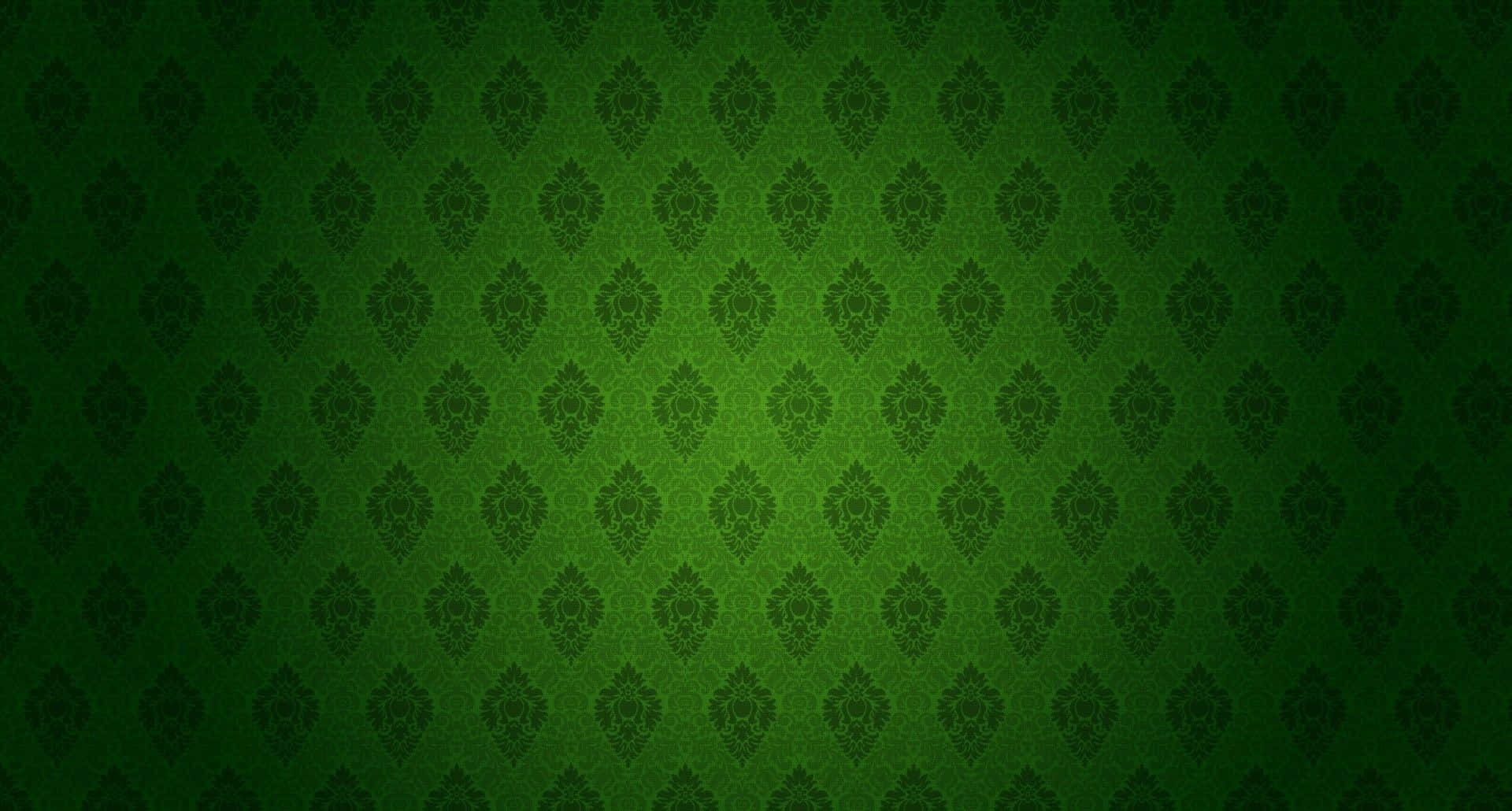 High Resolution Green 桌布 壁紙 — 一款豐富的綠色壁紙，帶有重複的錦緞圖案，從深色漸變到明亮的中心。