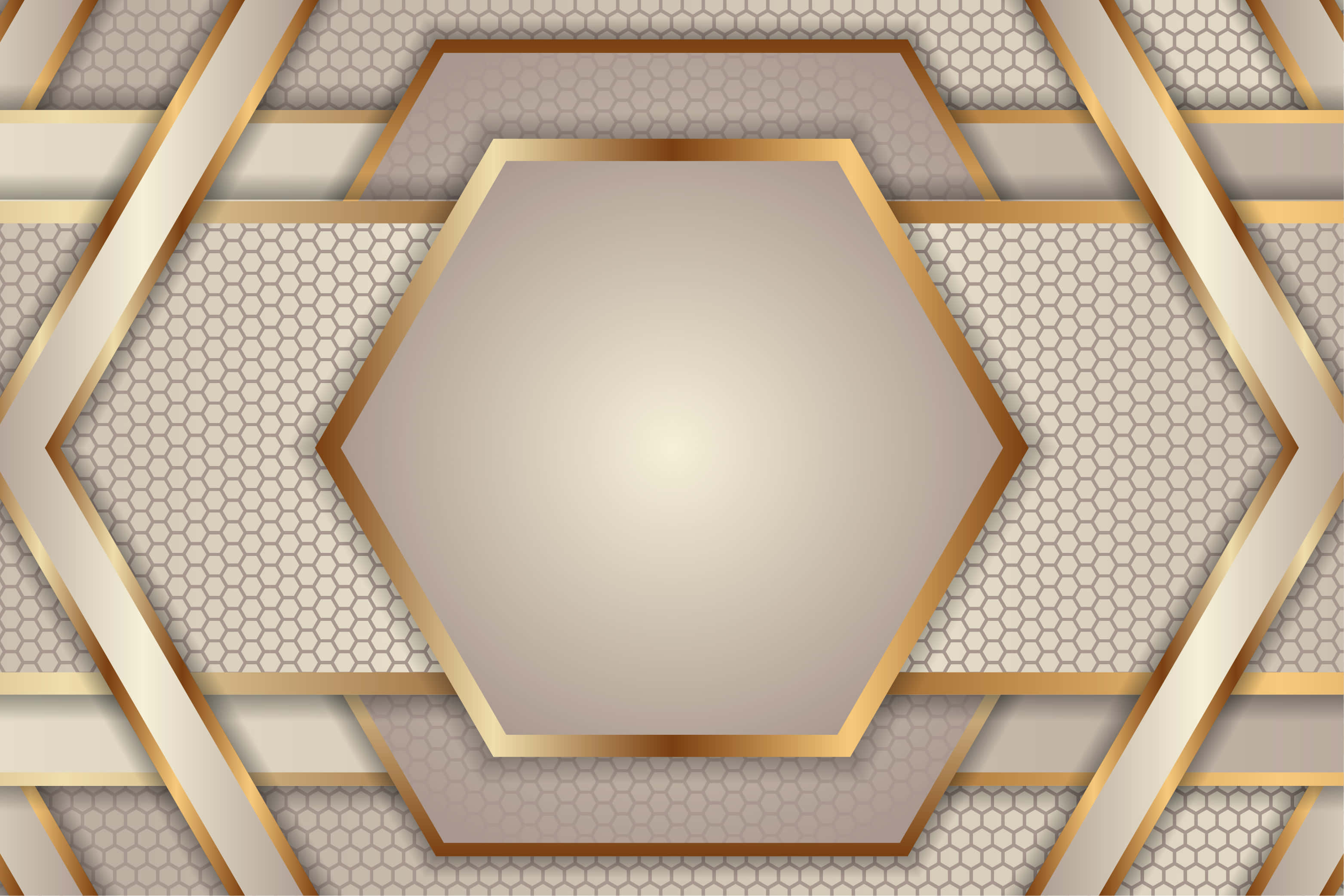 Brown Geometric 桌布 壁紙 — 一款豪華的幾何圖案壁紙，帶有金色六邊形框架和蜂窩紋理，採用米色和金色色調。