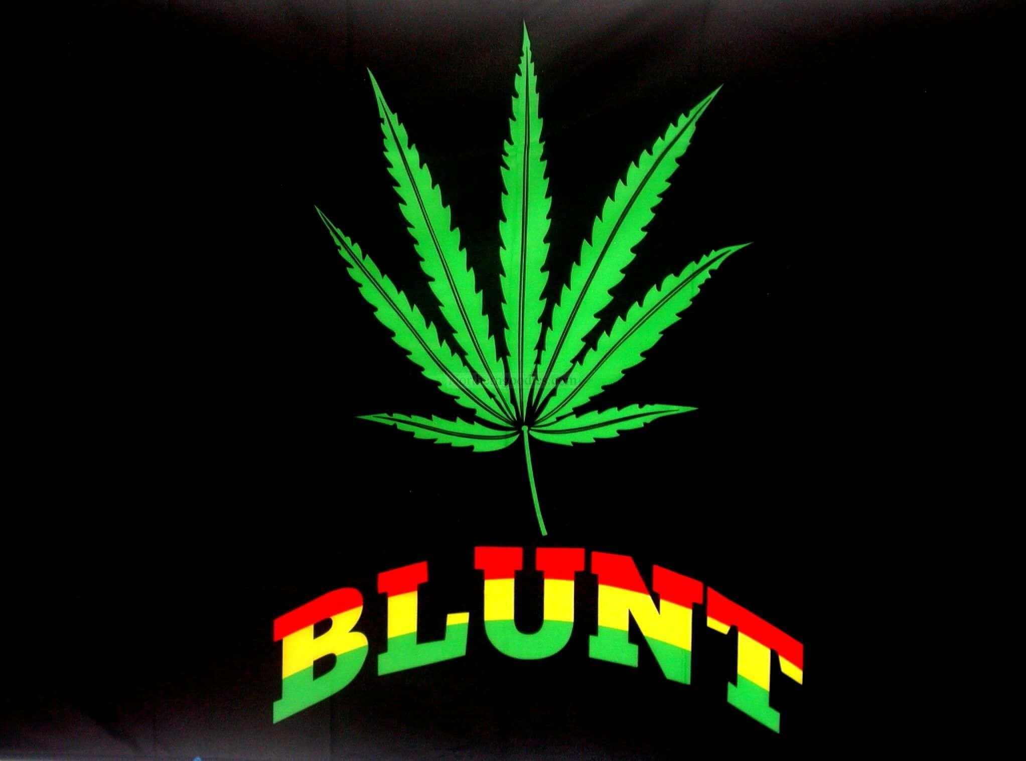 Pot Leaf 桌布 壁紙 — 一片亮綠色的大麻葉和彩虹色的「BLUNT」字樣在純黑色背景上格外突出。