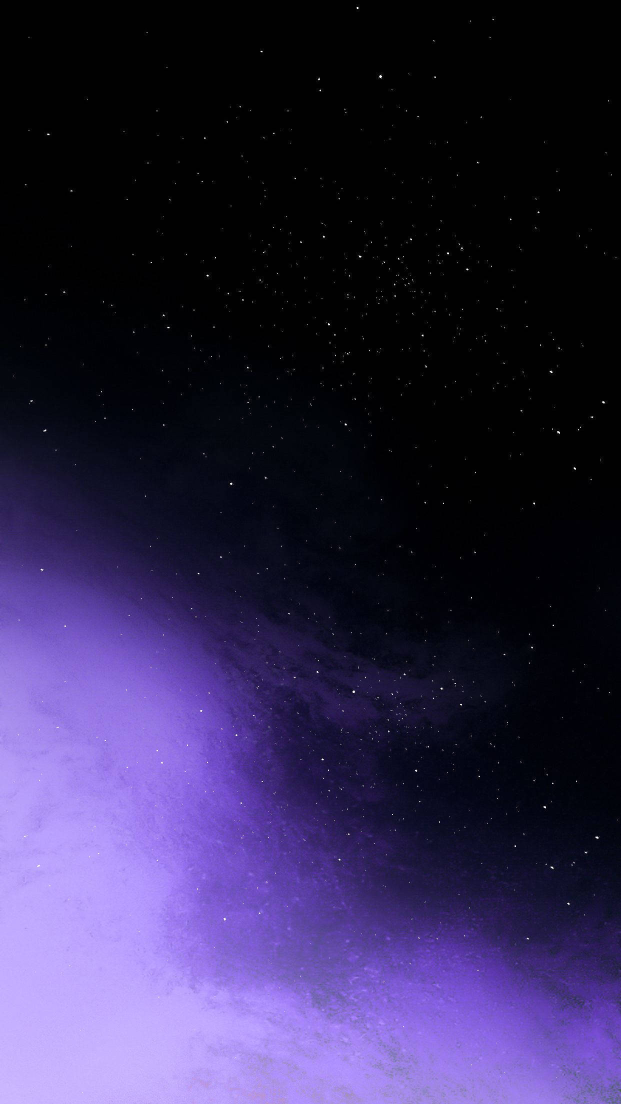 黑紫美學 桌布 壁紙 — 一片深邃紫色星雲和散落星辰在黑色虛空中展開的宇宙景象。