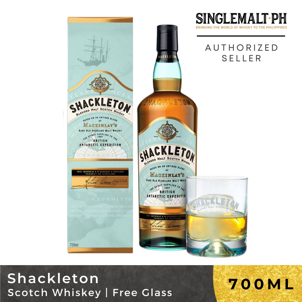 Drink 桌布 壁紙 — 一瓶Shackleton調和麥芽蘇格蘭威士忌，連同其盒子和一個盛有琥珀色液體的品牌玻璃杯，置於潔白背景上。