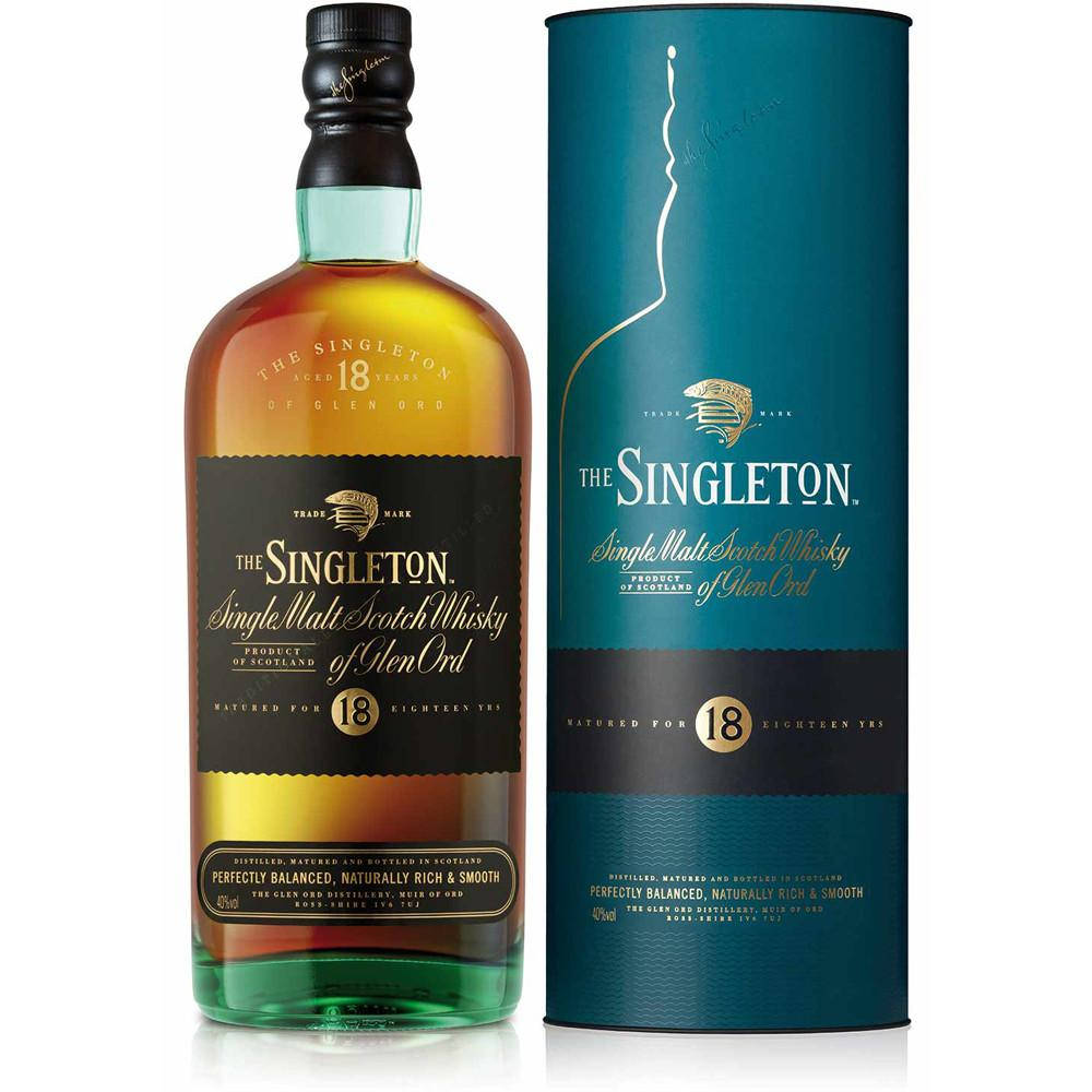 bottle 桌布 壁紙 — 一瓶The Singleton 18年單一麥芽蘇格蘭威士忌，旁邊是其青綠色圓柱形包裝，背景為純白色。