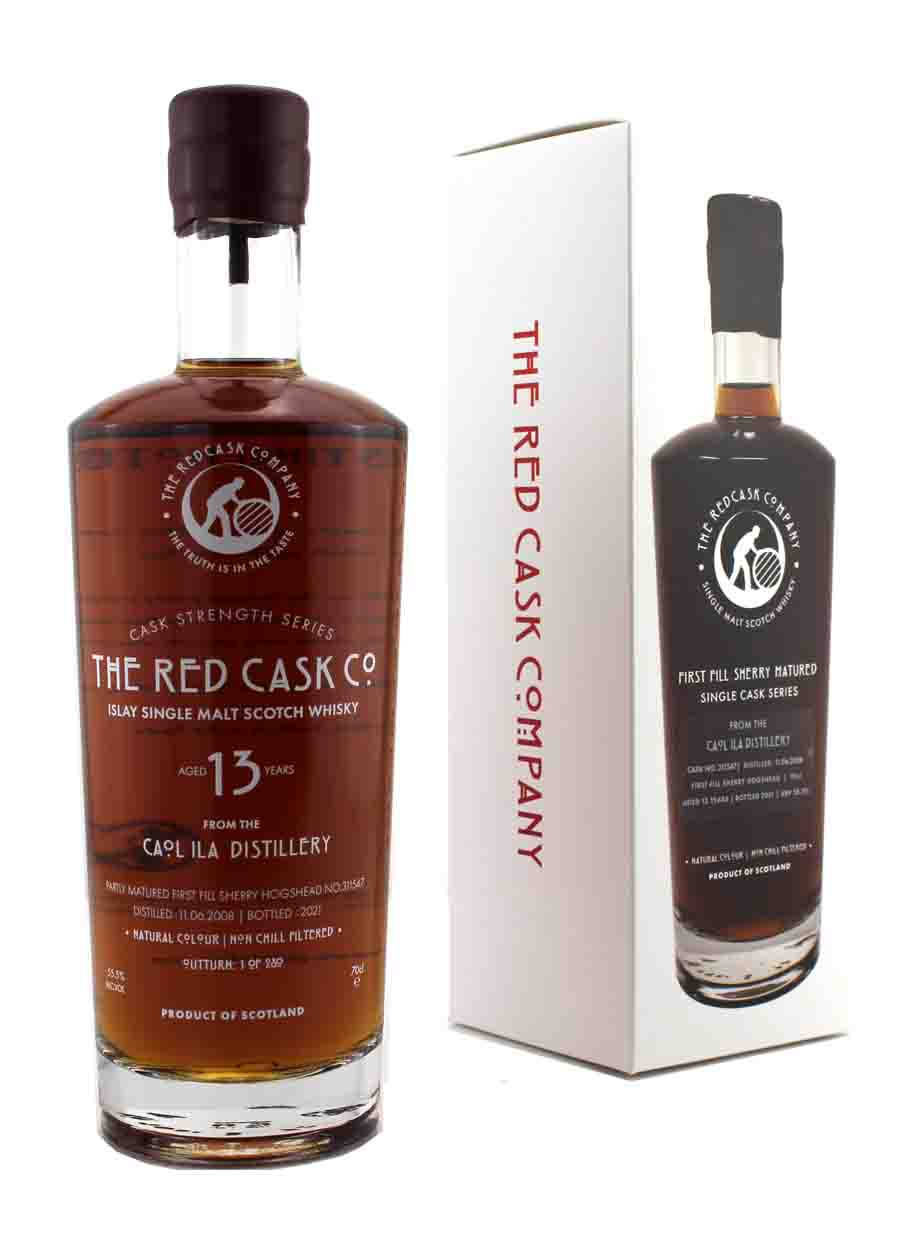 alcohol 桌布 壁紙 — 一瓶來自 The Red Cask Co. 的 13 年艾雷島單一麥芽蘇格蘭威士忌，旁邊是其簡約白色盒子，置於純白背景前。