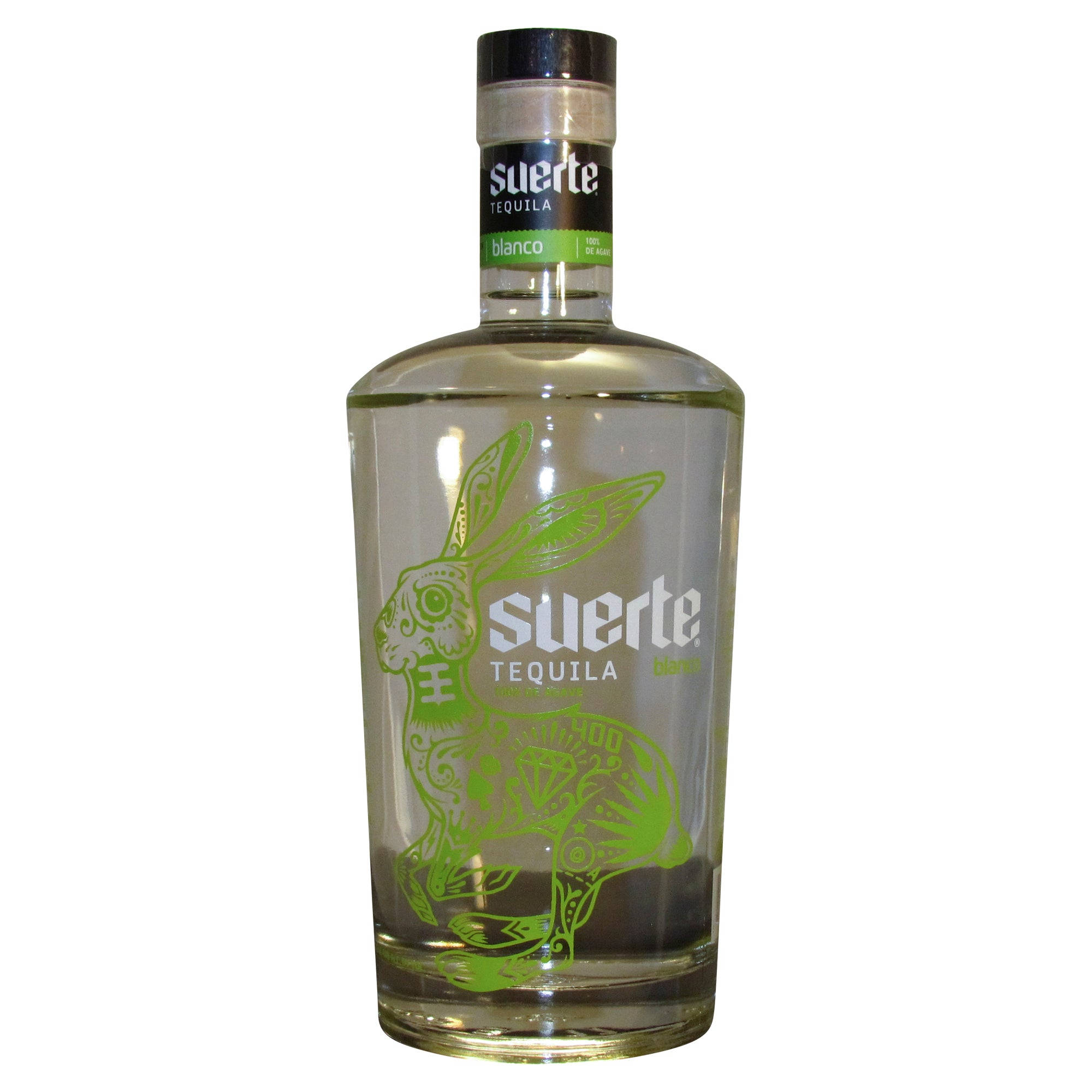 Drink 桌布 壁紙 — 一瓶透明的Suerte Blanco龍舌蘭酒，在純白色背景上呈現出充滿活力的綠色華麗兔子設計。