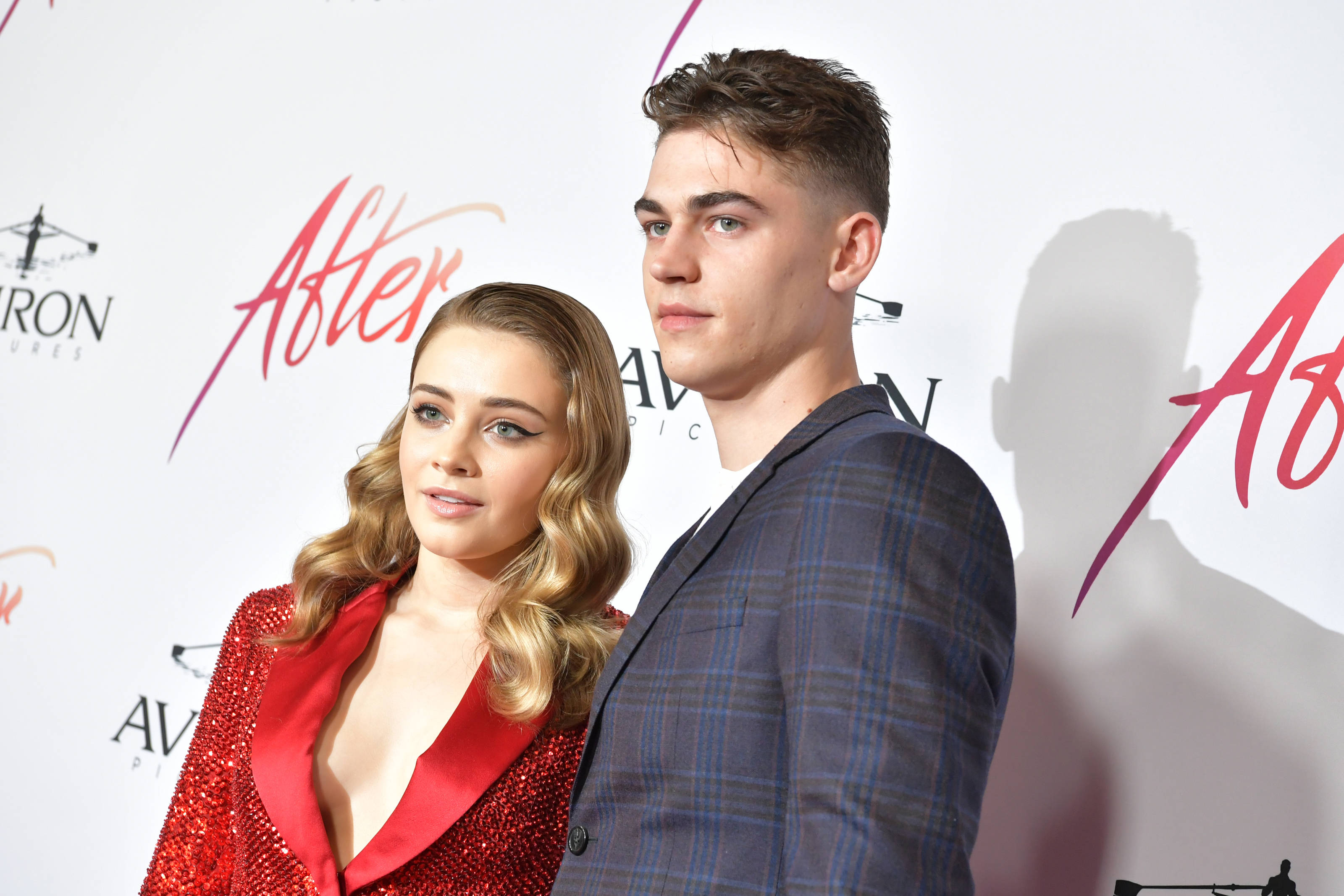 Stars 桌布 壁紙 — 一男一女在紅地毯活動中合照，背後有 'After' 品牌標誌。