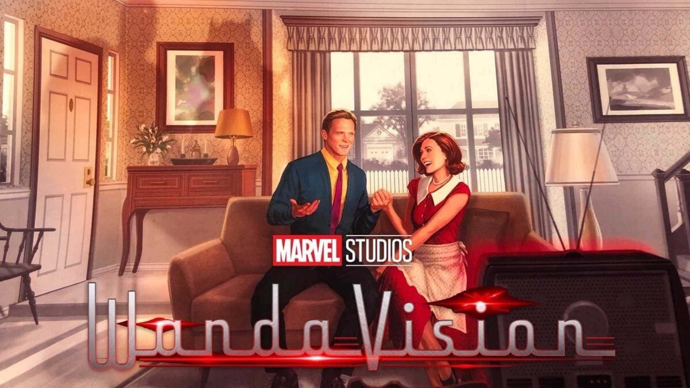 Wandavision 桌布 壁紙 — 一男一女穿著1950年代風格的衣服，微笑著坐在沙發上，身處一個溫暖照明的復古客廳，配有復古裝飾和發光的電視。
