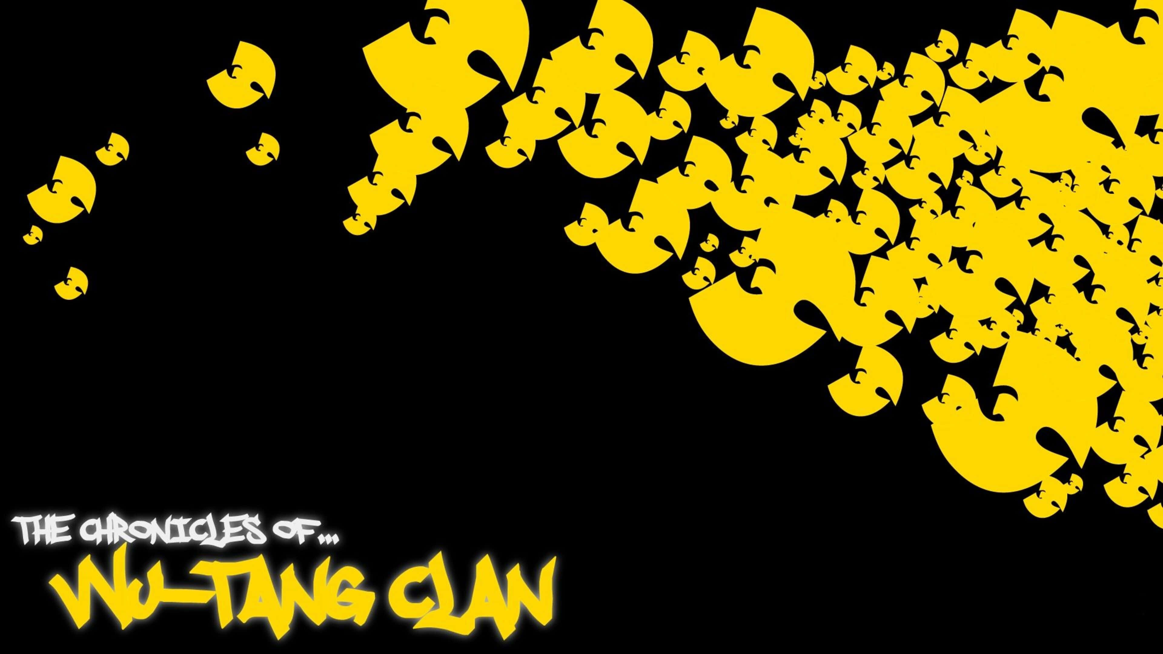 hiphop 桌布 壁紙 — 一系列鮮黃色 Pac-Man 角色以動態瀑布形式沿對角線流過純黑色背景，下方有粗體黃色文字。
