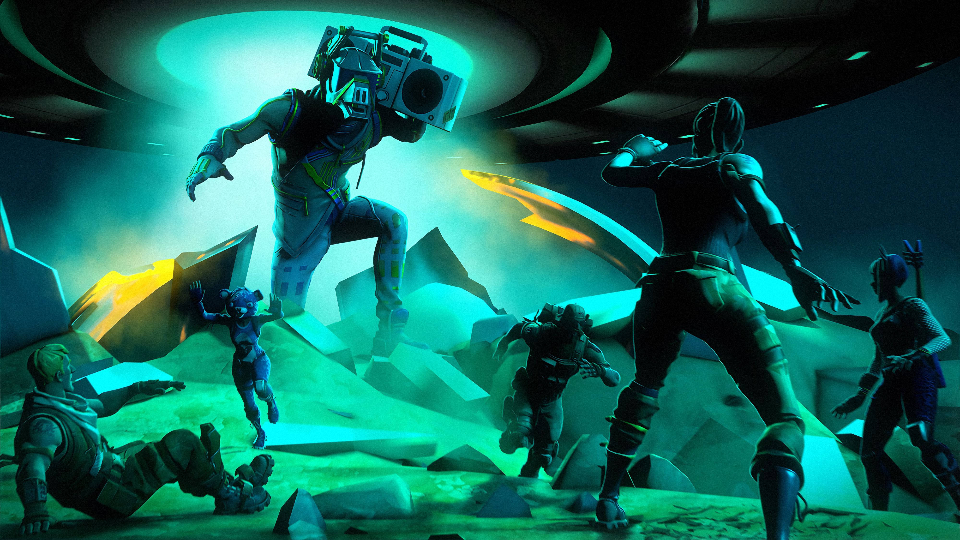 Cool Fortnite 桌布 壁紙 — 一組風格化的角色在霓虹燈科幻競技場中，帶有發光的幾何形狀和一個巨大的音箱頭人物。