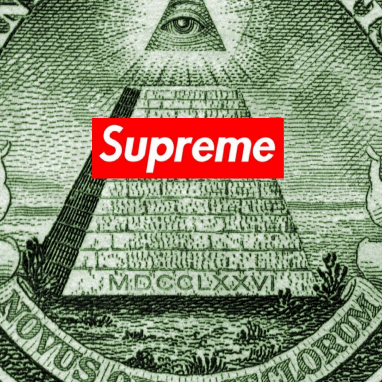 illuminati 桌布 壁紙 — 一美元紙幣上的上帝之眼特寫，紅色Supreme標誌疊加在金字塔上。