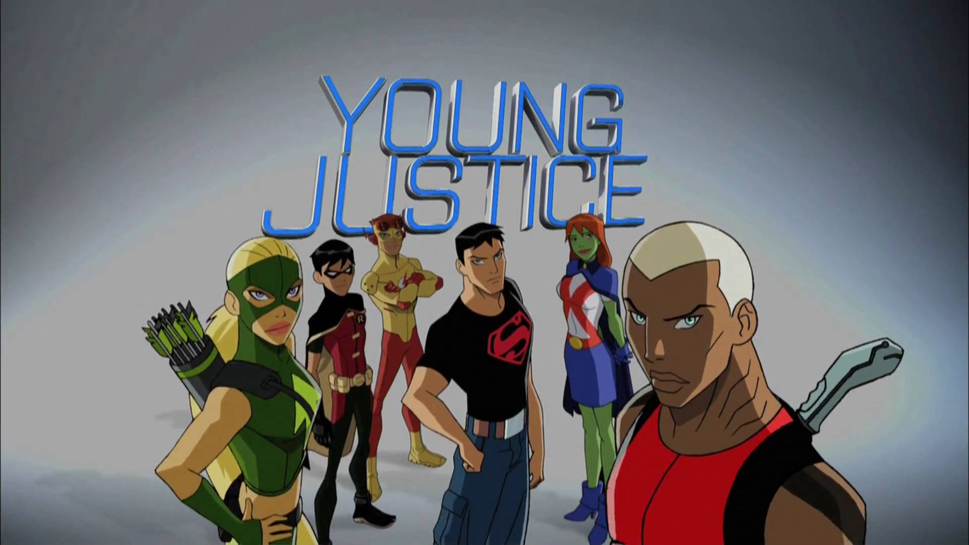 Young Justice 桌布 壁紙 — 一群動畫超級英雄青少年自信地站在大膽的藍色「Young Justice」標題下。