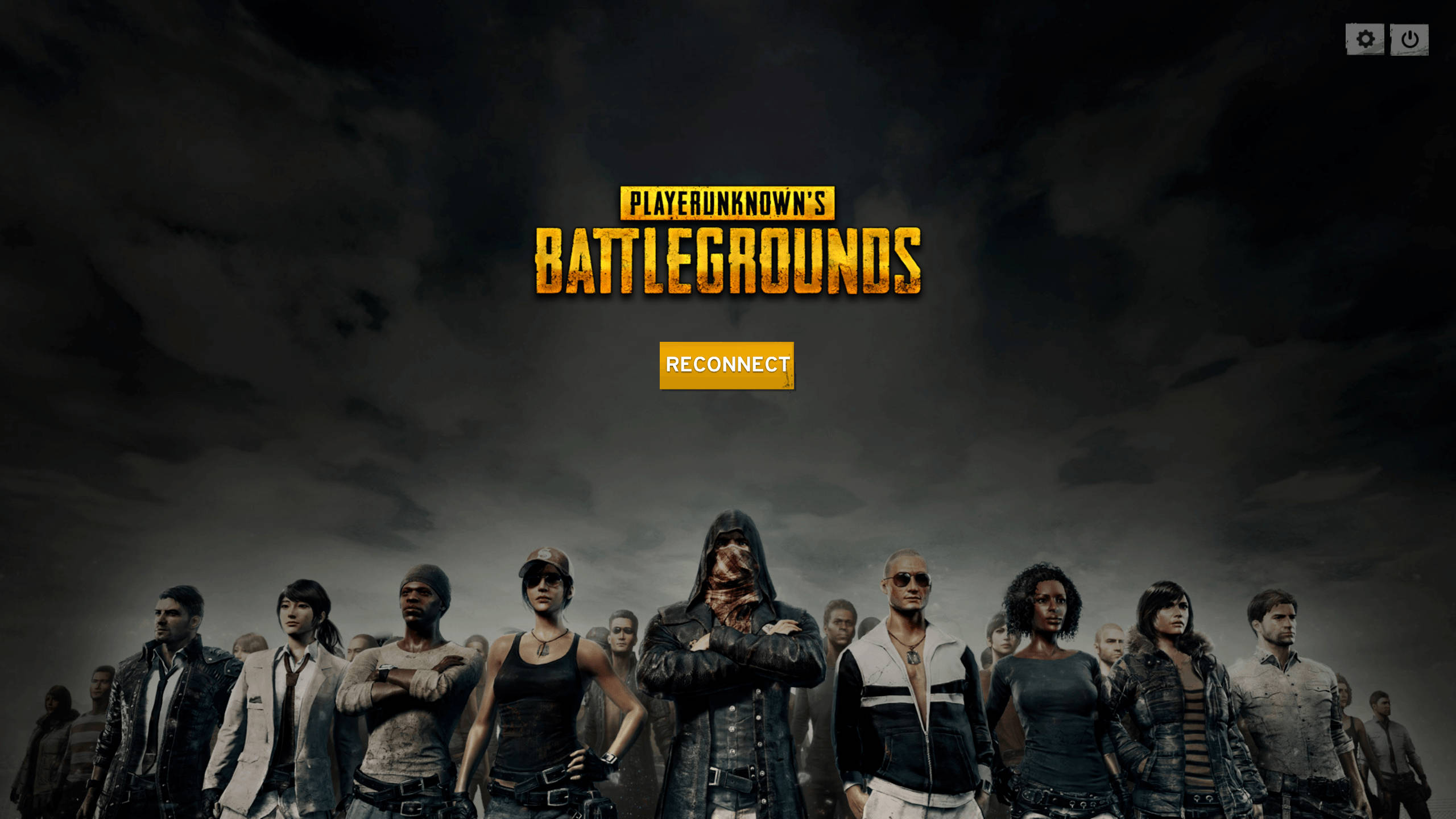 絕地求生 桌布 壁紙 — 一群多元化的 battle royale 玩家在暴風雨的天空下挑釁地站立，PUBG 標誌在上方發光。