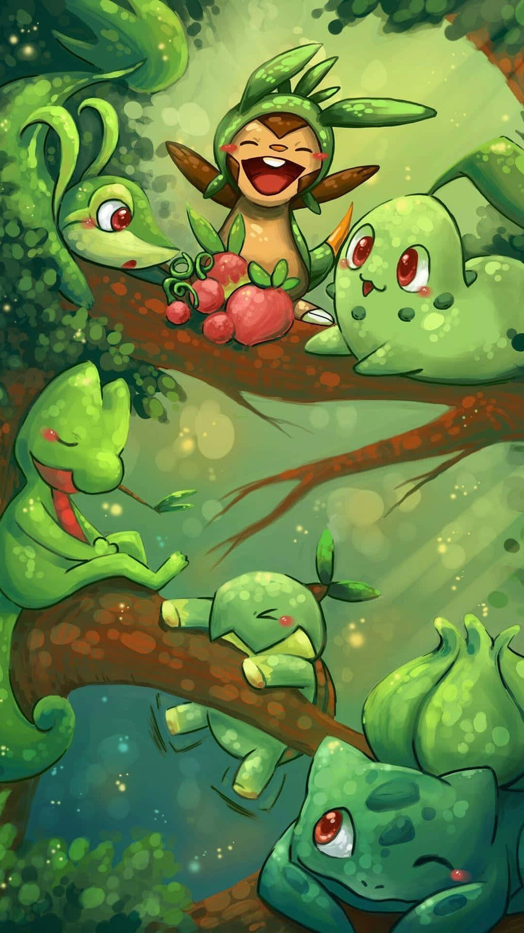 森林 桌布 壁紙 — 一群快樂的綠色寶可夢在陽光明媚的森林中嬉戲地聚集在樹枝上，分享紅色漿果並一起大笑。