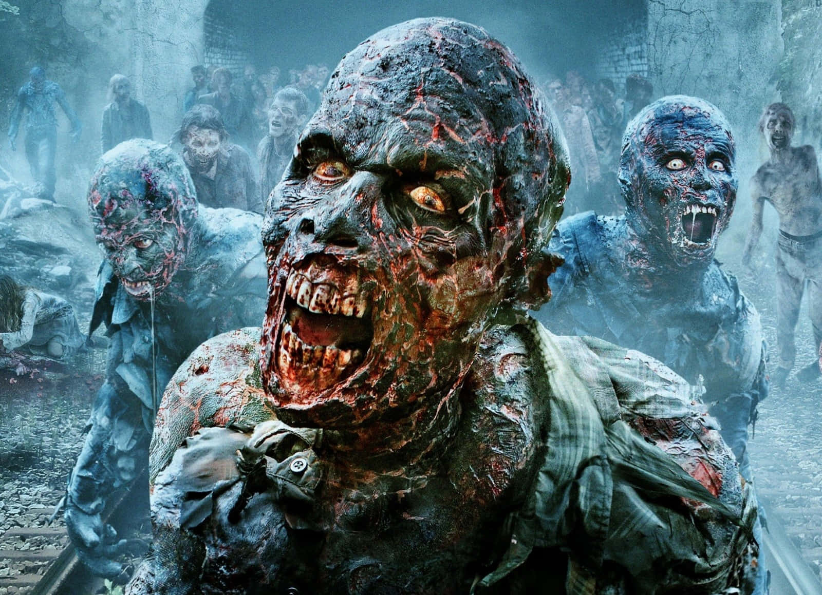 walking dead 桌布 壁紙 — 一群腐肉發光眼睛的怪誕殭屍，穿過霧氣瀰漫的廢墟城市街道前進。