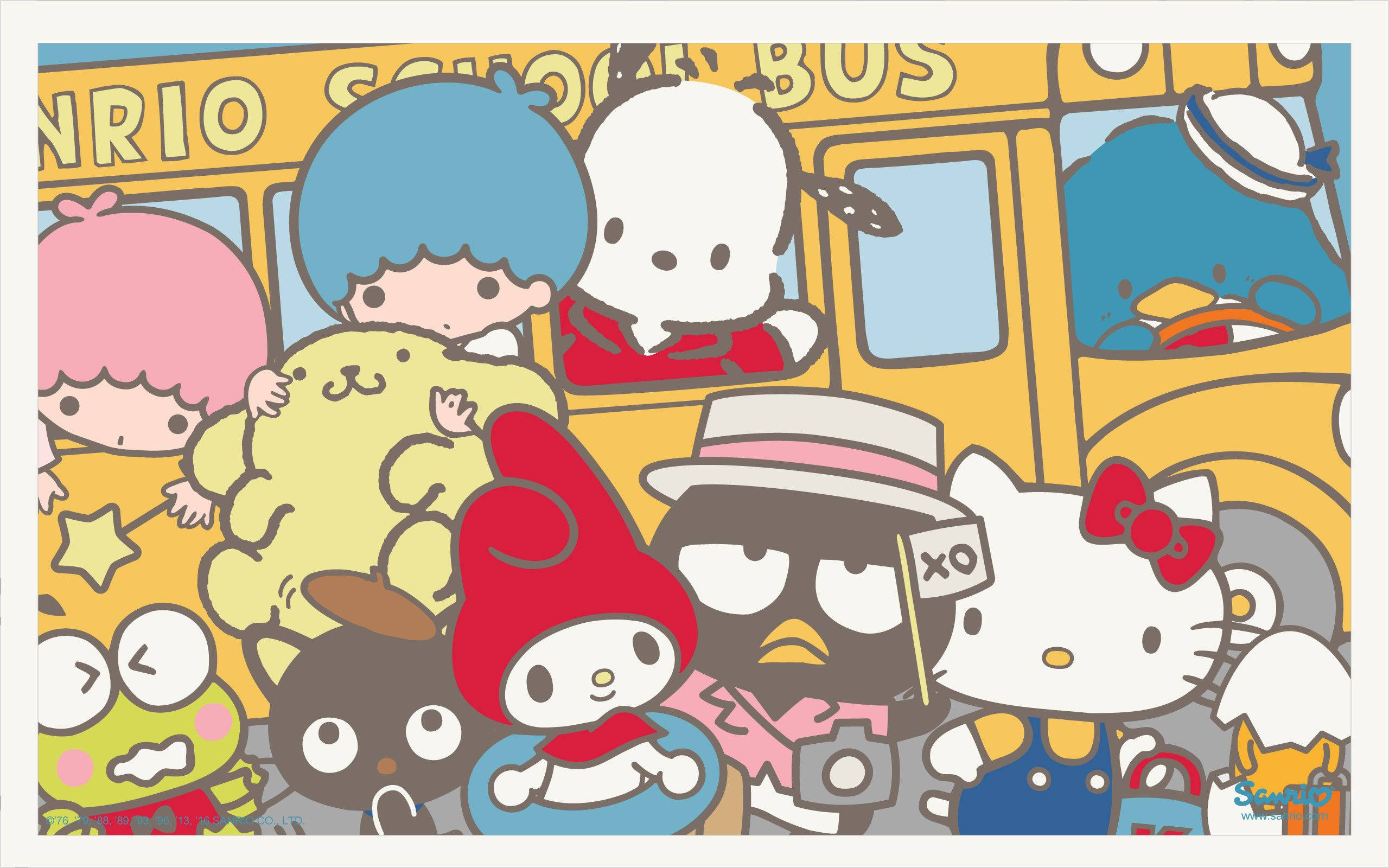 Cute Cartoon Dog 桌布 壁紙 — 一群開心的Sanrio角色，如Hello Kitty和My Melody，圍著一輛黃色校車，表情俏皮。