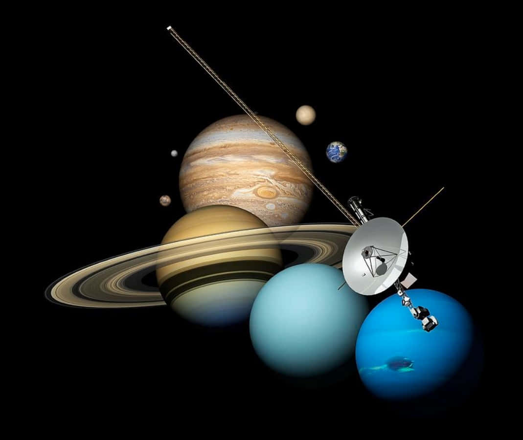 Voyager 桌布 壁紙 — 一艘太空船在沒有星星的宇宙虛空中，環繞著色彩鮮豔的氣體巨行星和帶環行星運行。
