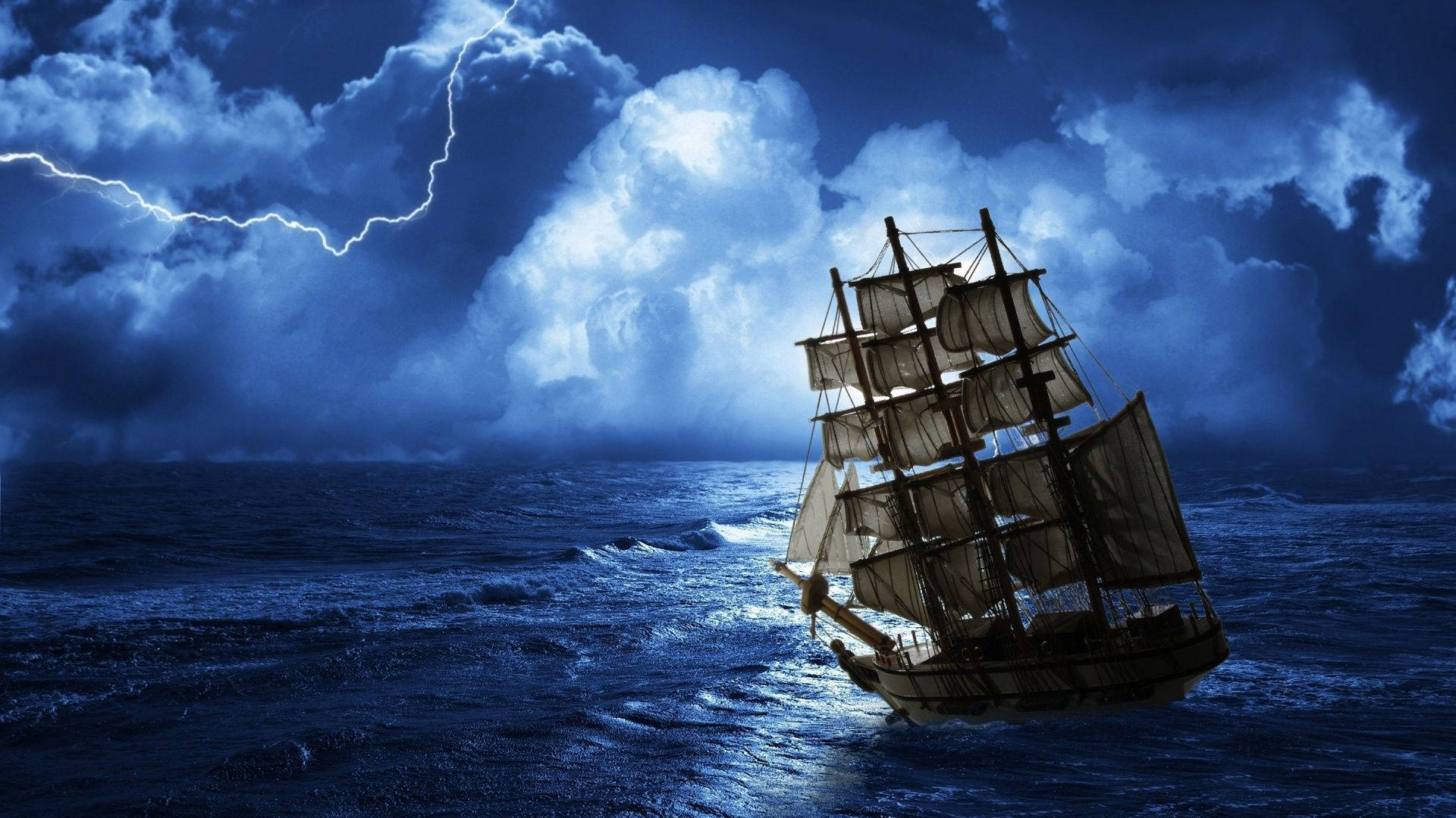 夜空 桌布 壁紙 — 一艘孤獨的帆船在暴風雨的天空下與波濤洶湧的大海搏鬥，天空被生動的閃電照亮。