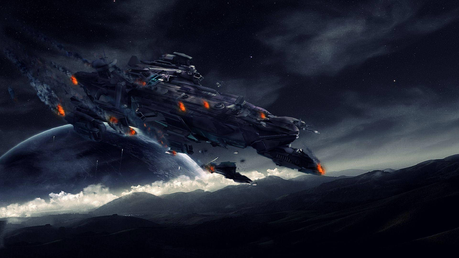 星際公民 桌布 壁紙 — 一艘巨大的戰艦帶著發光的橙色引擎，在繁星點點的夜空下飛越行星的雲層表面。