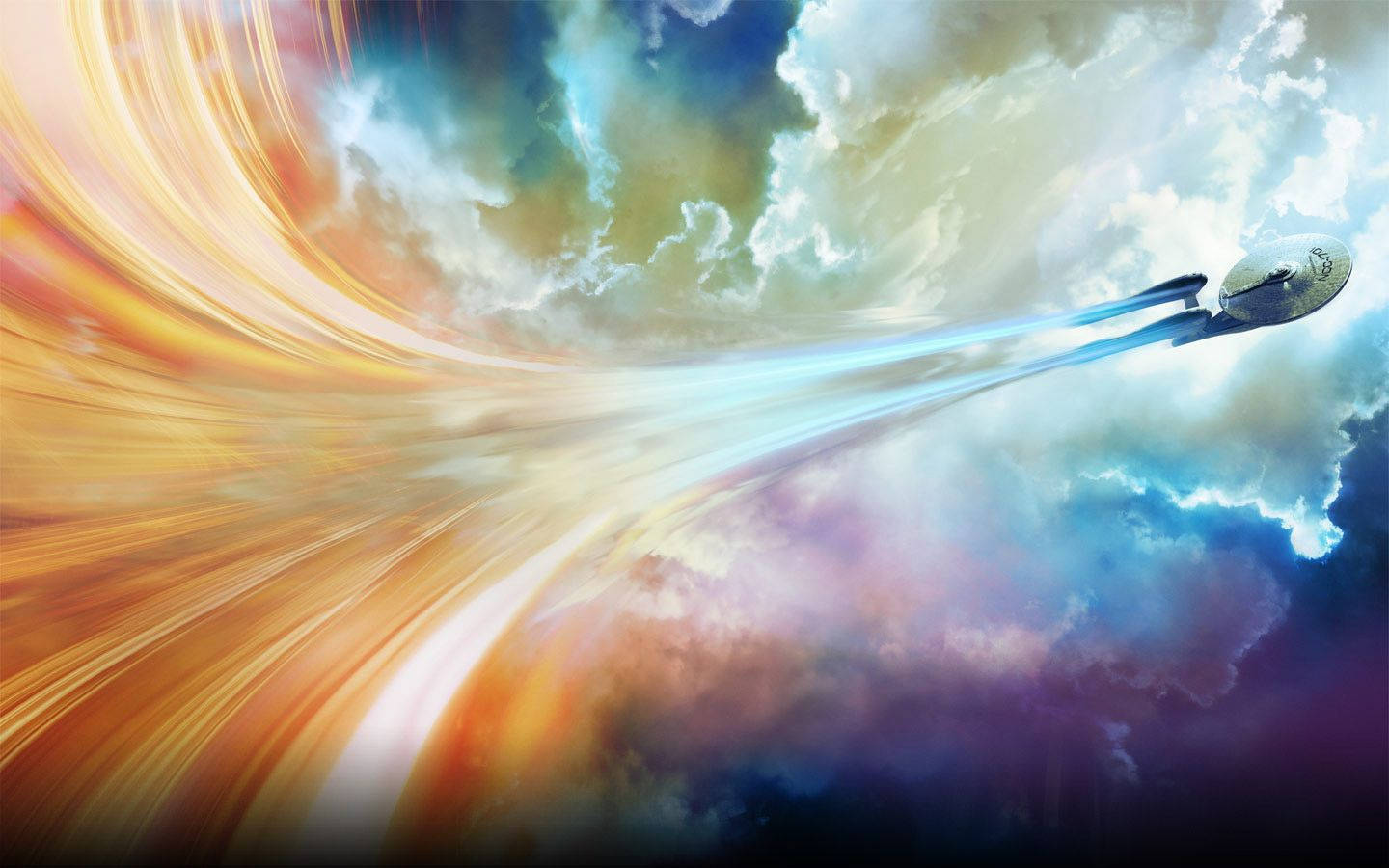 星際爭霸戰 桌布 壁紙 — 一艘星際飛船劃過充滿活力的宇宙天空，在橙色、藍色和紫色的漩渦雲層中留下一道明亮的藍色痕跡。