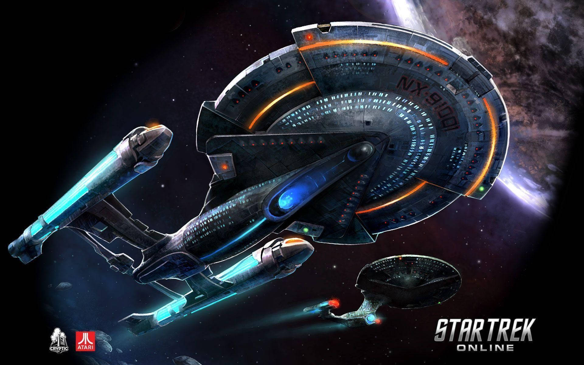 Starship 桌布 壁紙 — 一艘時尚的星際艦隊星艦在宇宙黑暗中滑行，藍色引擎發光，橙色邊緣燈光，背景是繁星點點的星雲。