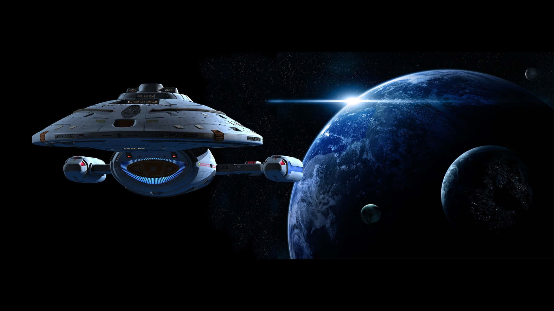 Starship 桌布 壁紙 — 一艘未來風格的星際飛船在繁星點點的虛空中滑過一顆帶有光環和衛星的藍色行星。