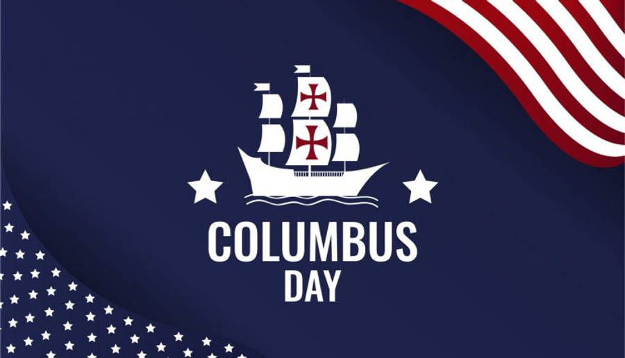 Columbus Day 桌布 壁紙 — 一艘白色哥倫布船，帶有紅色十字帆，居中在飄揚的美國國旗背景上，並有粗體文字。