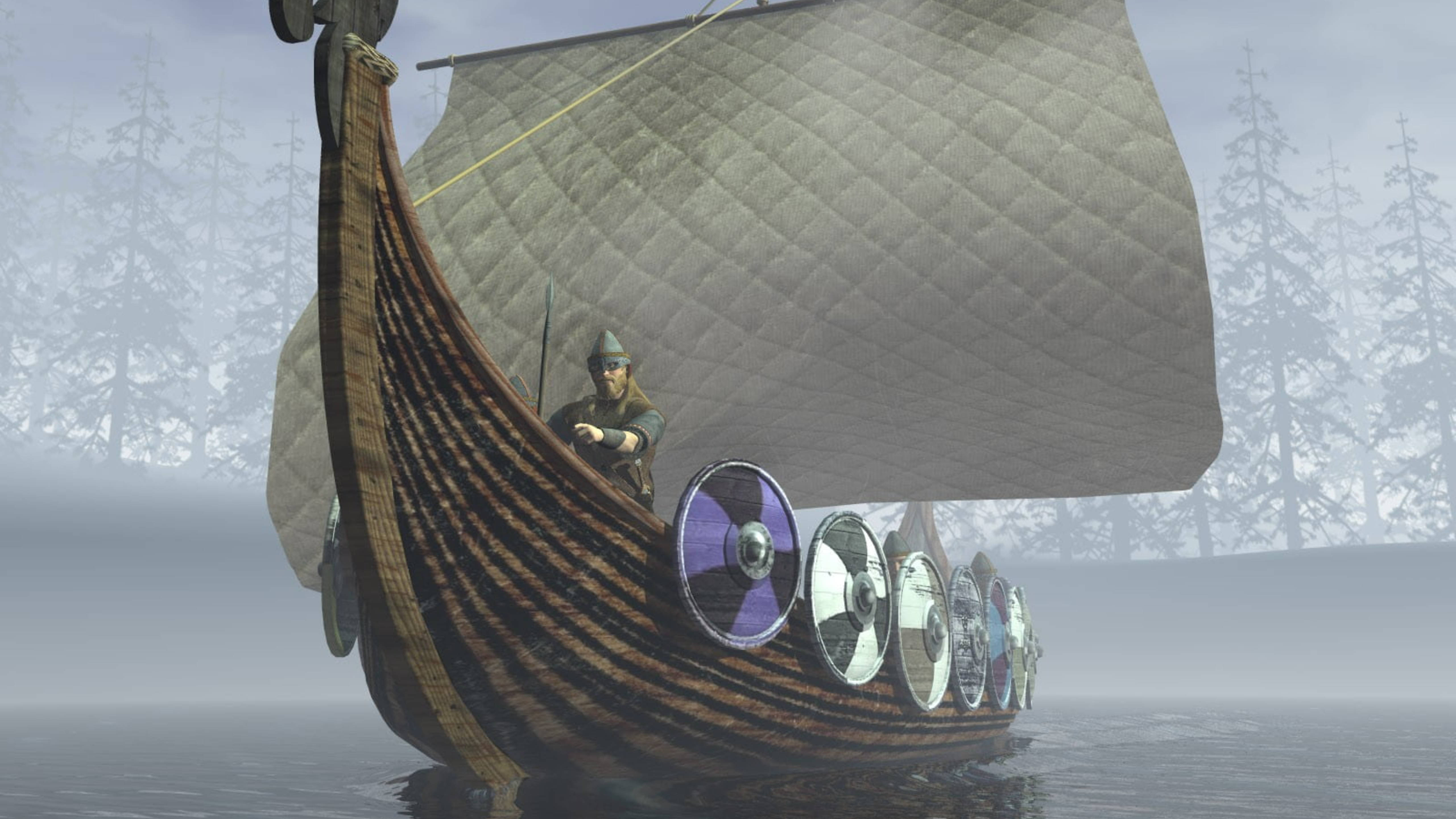 Viking Ship 桌布 壁紙 — 一艘維京長船，帶有大帆和盾牌，在霧氣瀰漫的水面上滑行，背景是森林覆蓋的海岸。