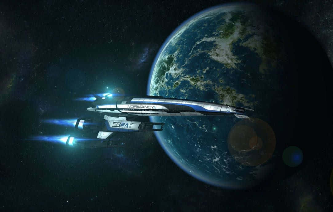 Mass Effect Trilogy 桌布 壁紙 — 一艘配備發光藍色引擎的未來飛船，在繁星點點的宇宙背景下飛過一顆充滿活力的藍綠色行星。