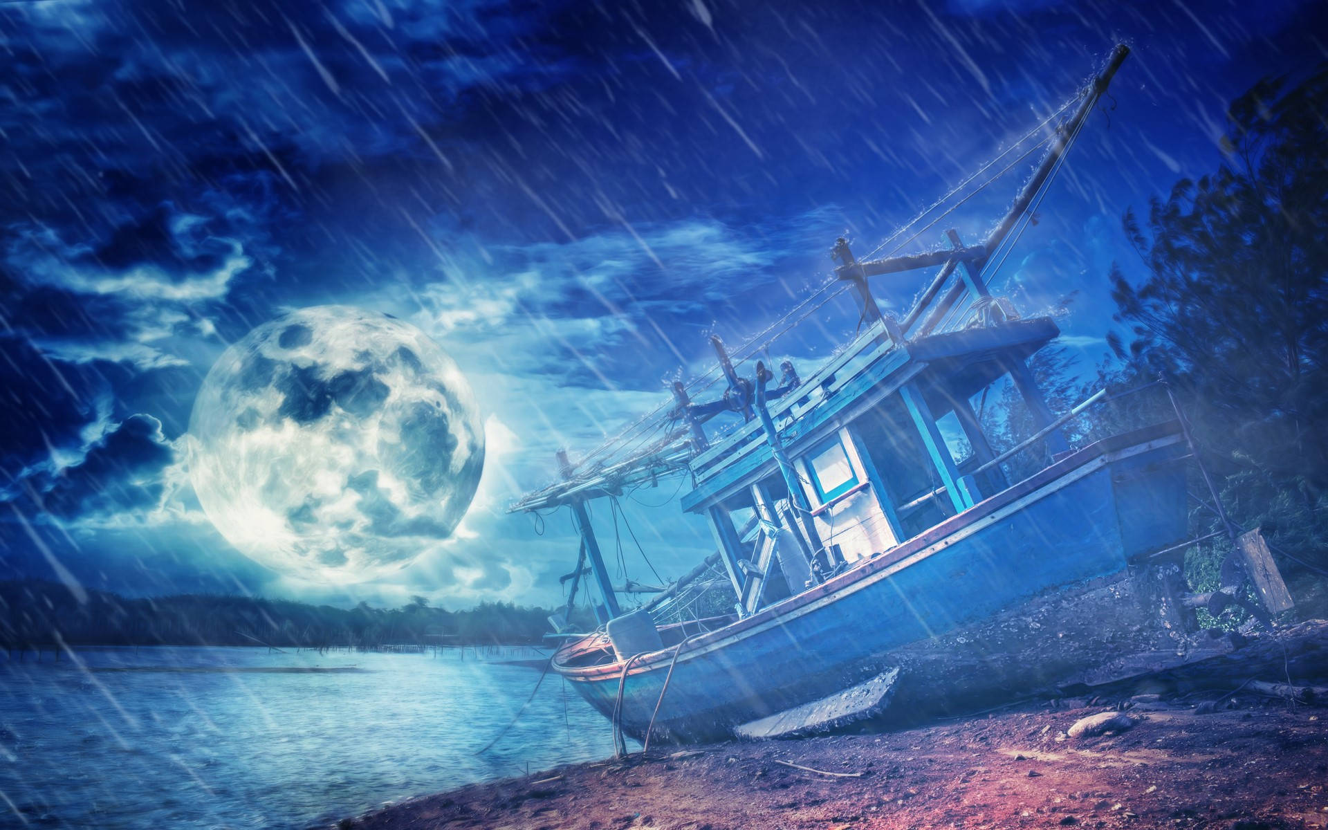 Moon Night Sky 桌布 壁紙 — 一艘風化的藍色漁船停泊在泥濘的岸邊，巨大的滿月下，雨水劃破漆黑的天空。